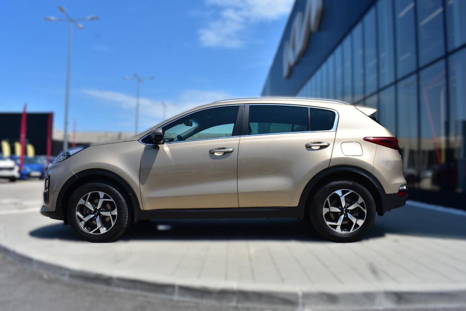 KIA Sportage 1.6 CRDI FRESH, BT, PROGRAM VOŽNJE, MULTIFUNKCIJSKI UPRAV, fotografija 10