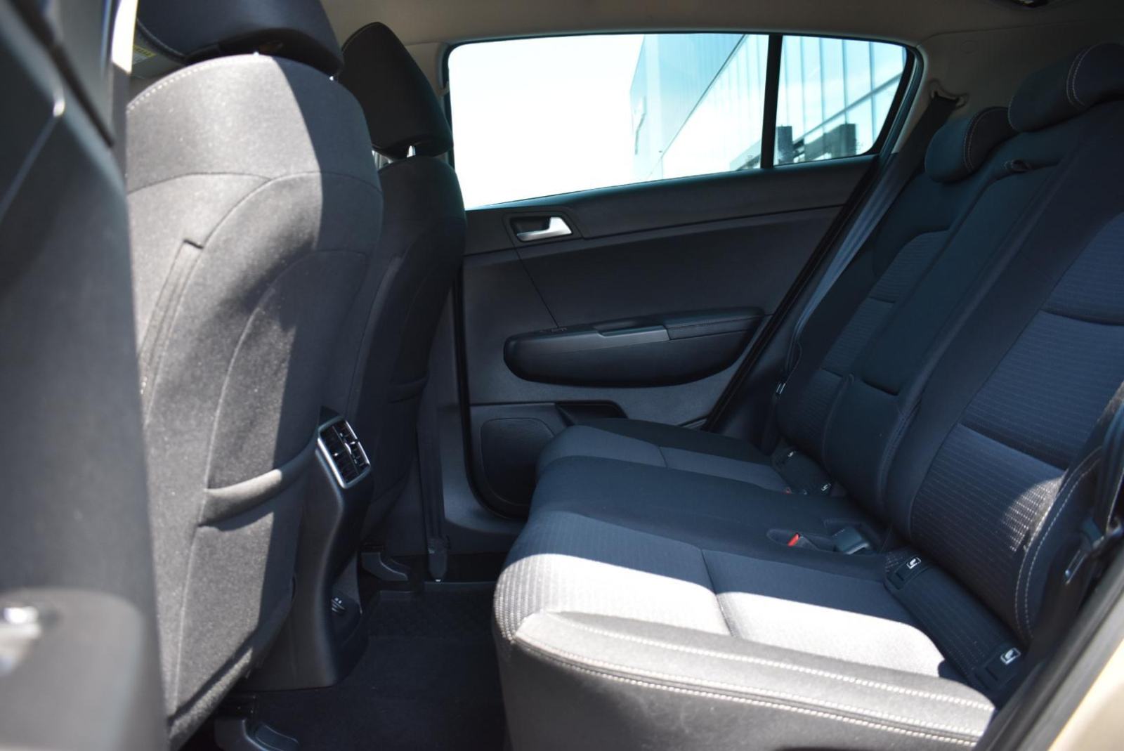 KIA Sportage 1.6 CRDI FRESH, BT, PROGRAM VOŽNJE, MULTIFUNKCIJSKI UPRAV, fotografija 15