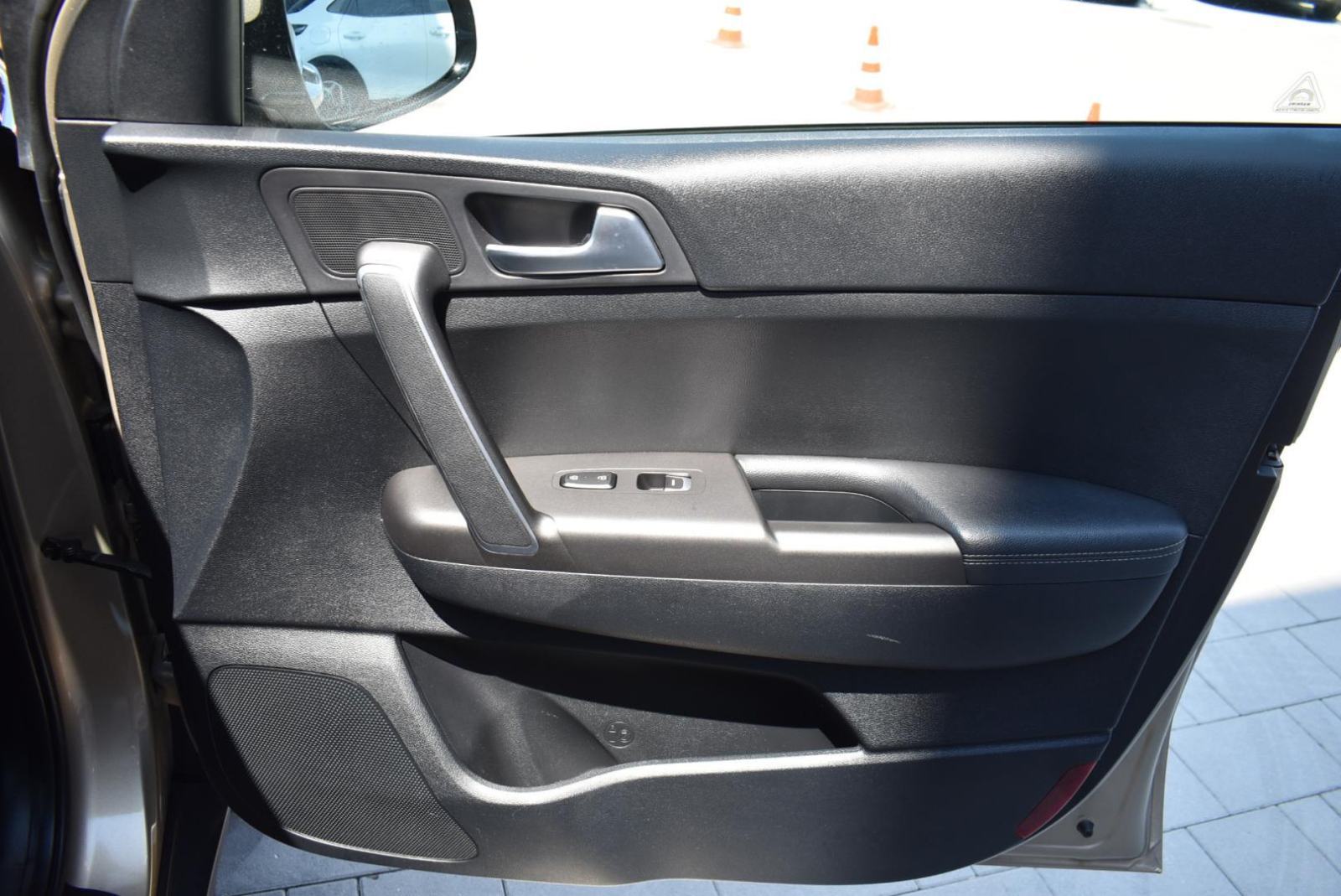 KIA Sportage 1.6 CRDI FRESH, BT, PROGRAM VOŽNJE, MULTIFUNKCIJSKI UPRAV, fotografija 19