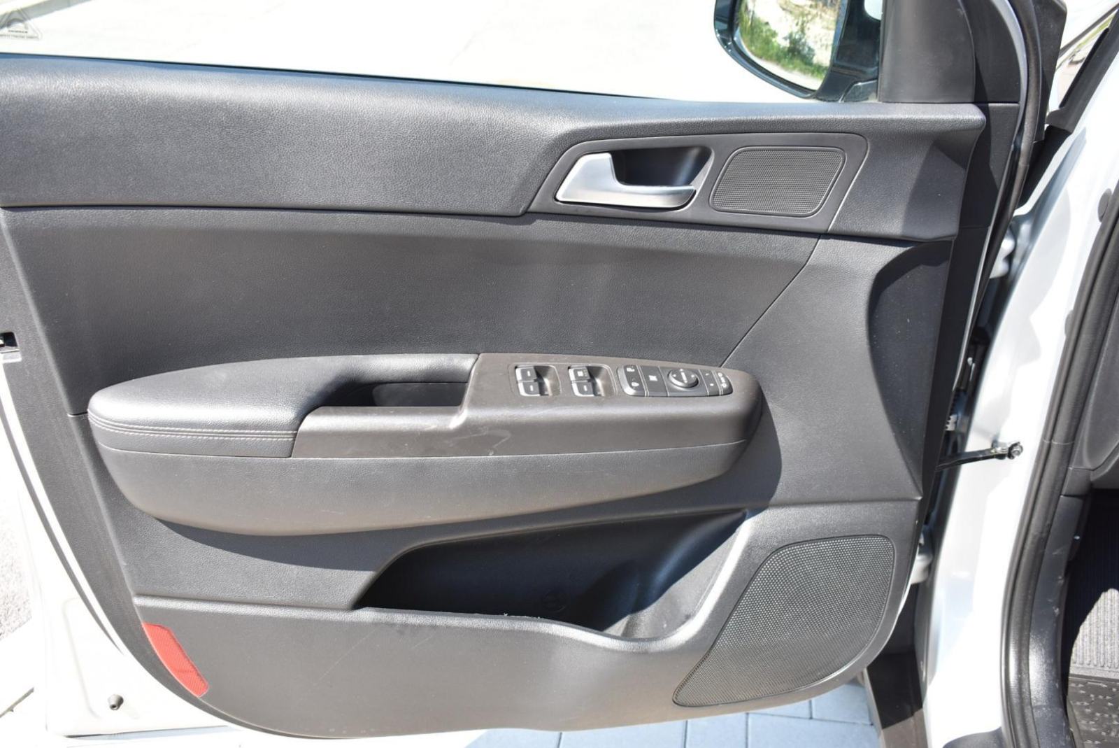 KIA Sportage 1,6 CRDI, NAV, KAMERA, TEMPOMAT, JAMSTVO, fotografija 19