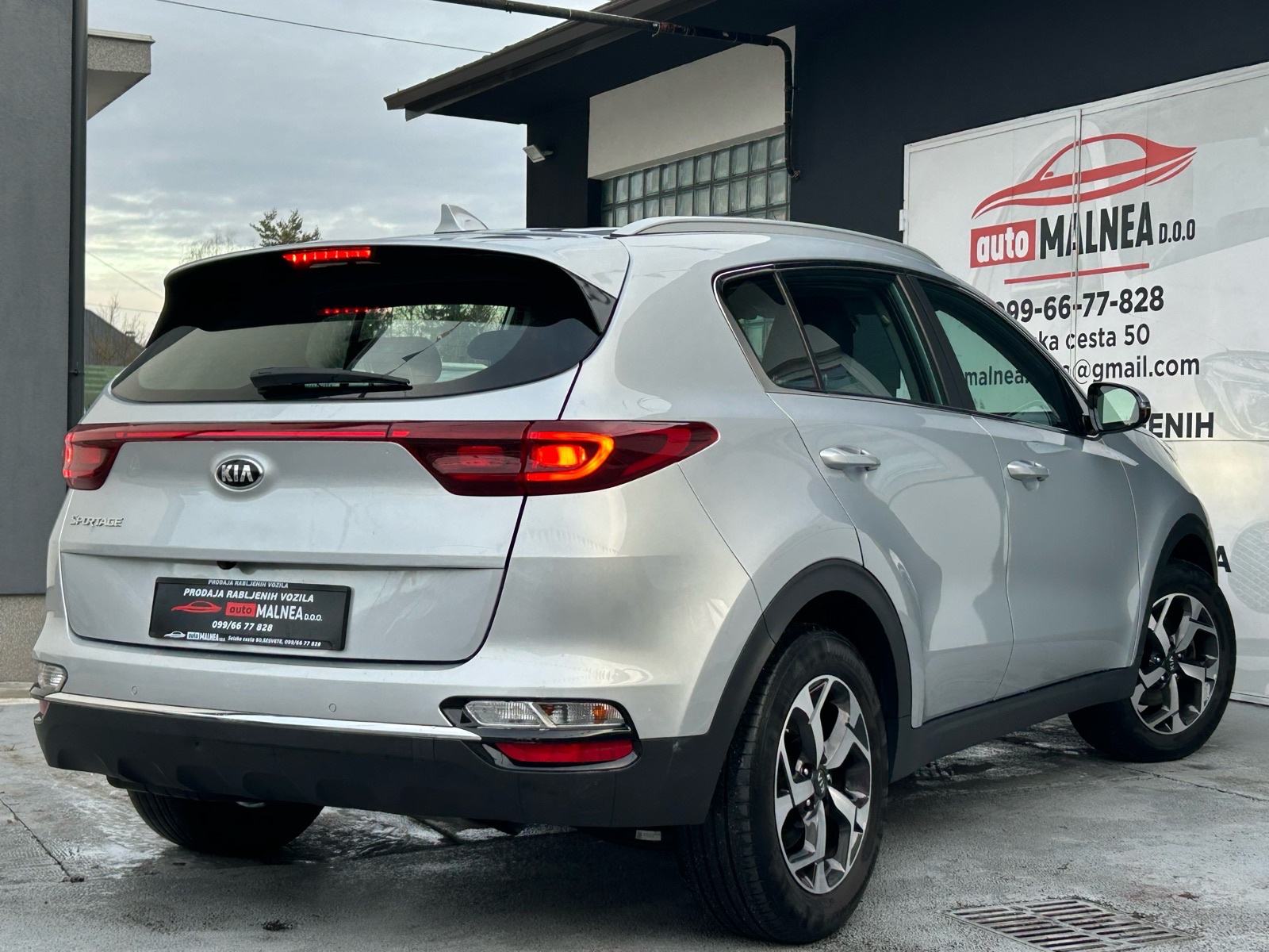 Kia Sportage 1,6 DISEL 2020G.REDIZAJN MODEL TVORNICKA GARANCIJA DO2027, fotografija 13