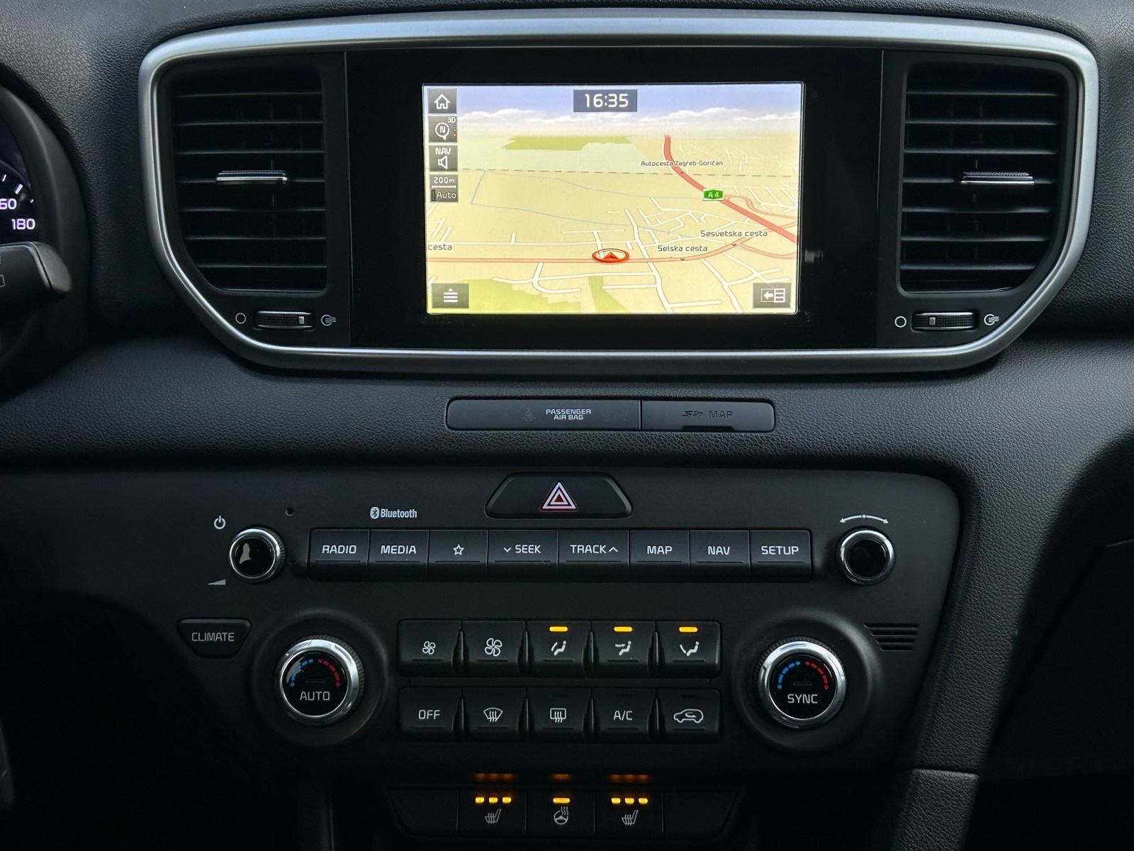 Kia Sportage 1,6 DISEL 2020G.REDIZAJN MODEL TVORNICKA GARANCIJA DO2027, fotografija 17