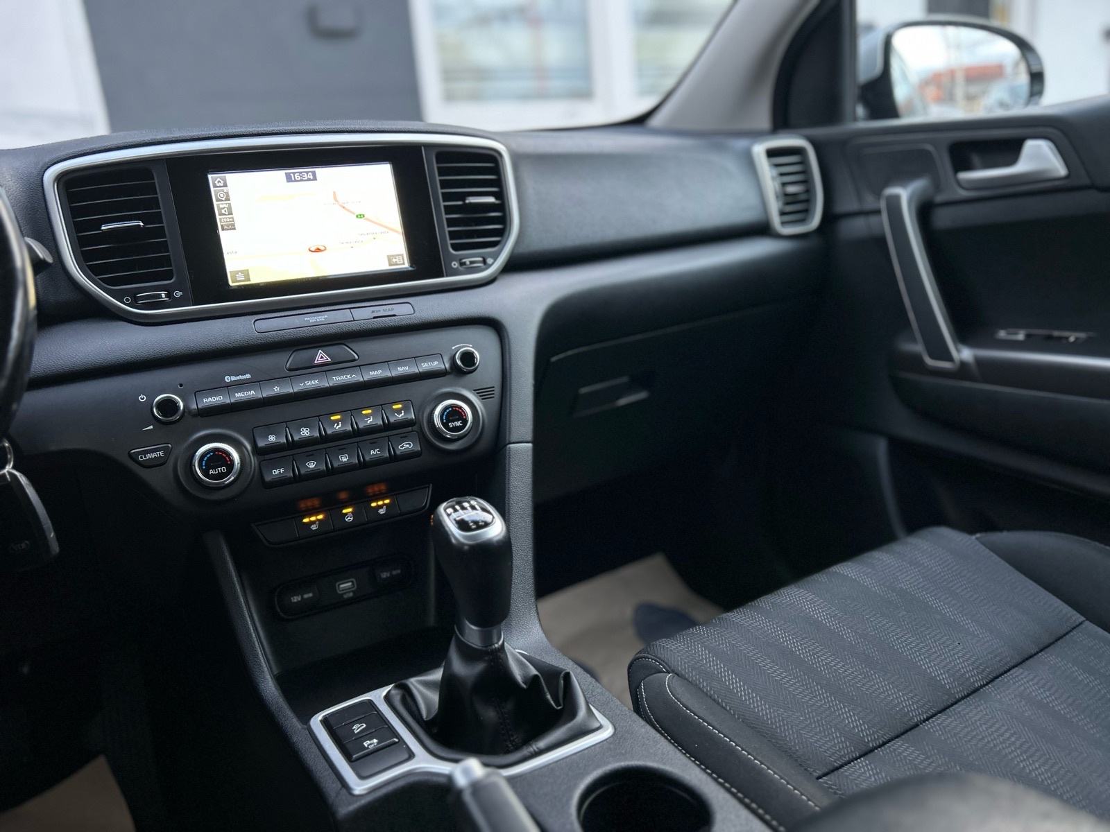 Kia Sportage 1,6 DISEL 2020G.REDIZAJN MODEL TVORNICKA GARANCIJA DO2027, fotografija 20