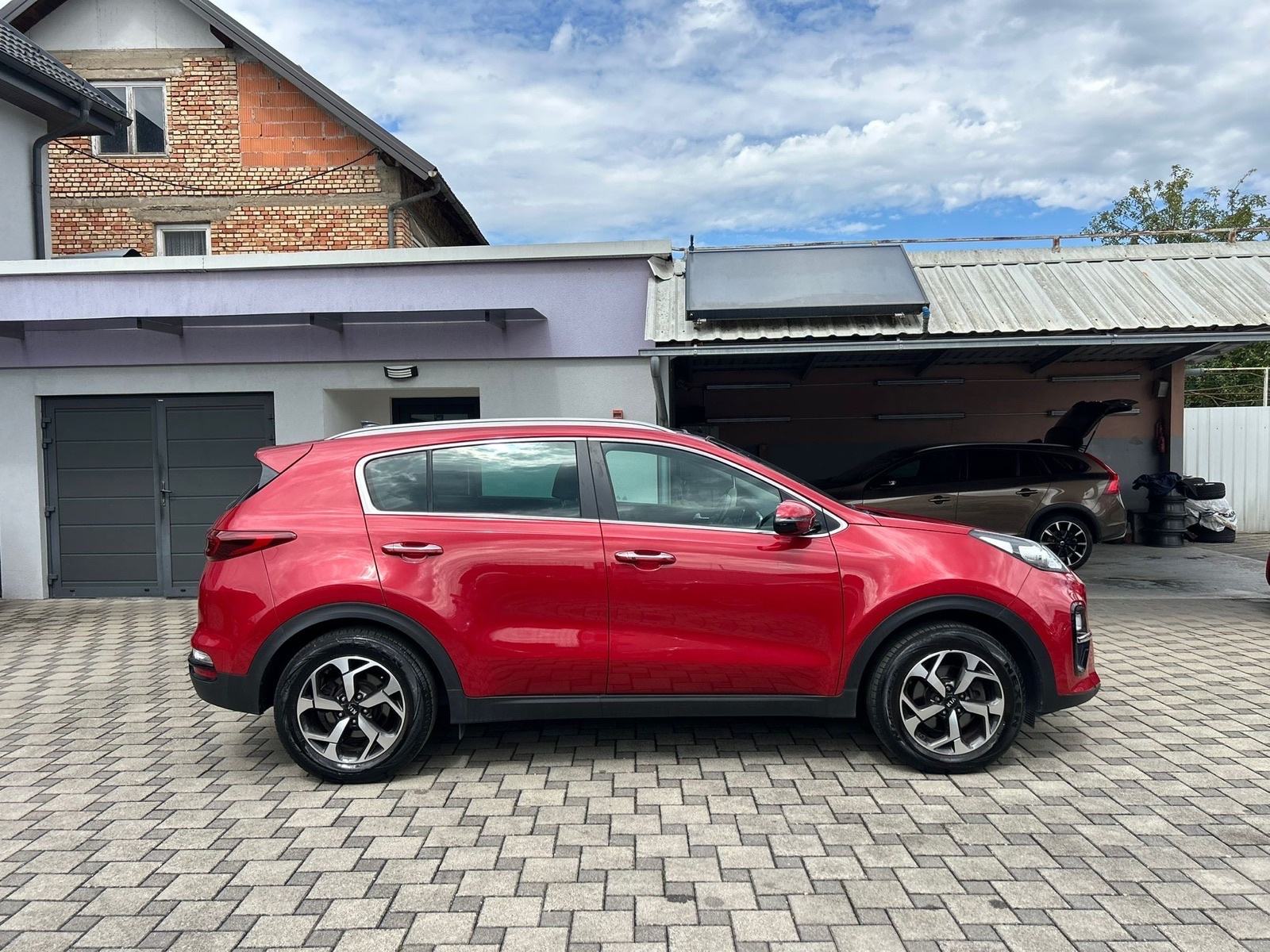 Kia Sportage 1,6 *garancija na km**panorama, led, kamera..**, fotografija 6