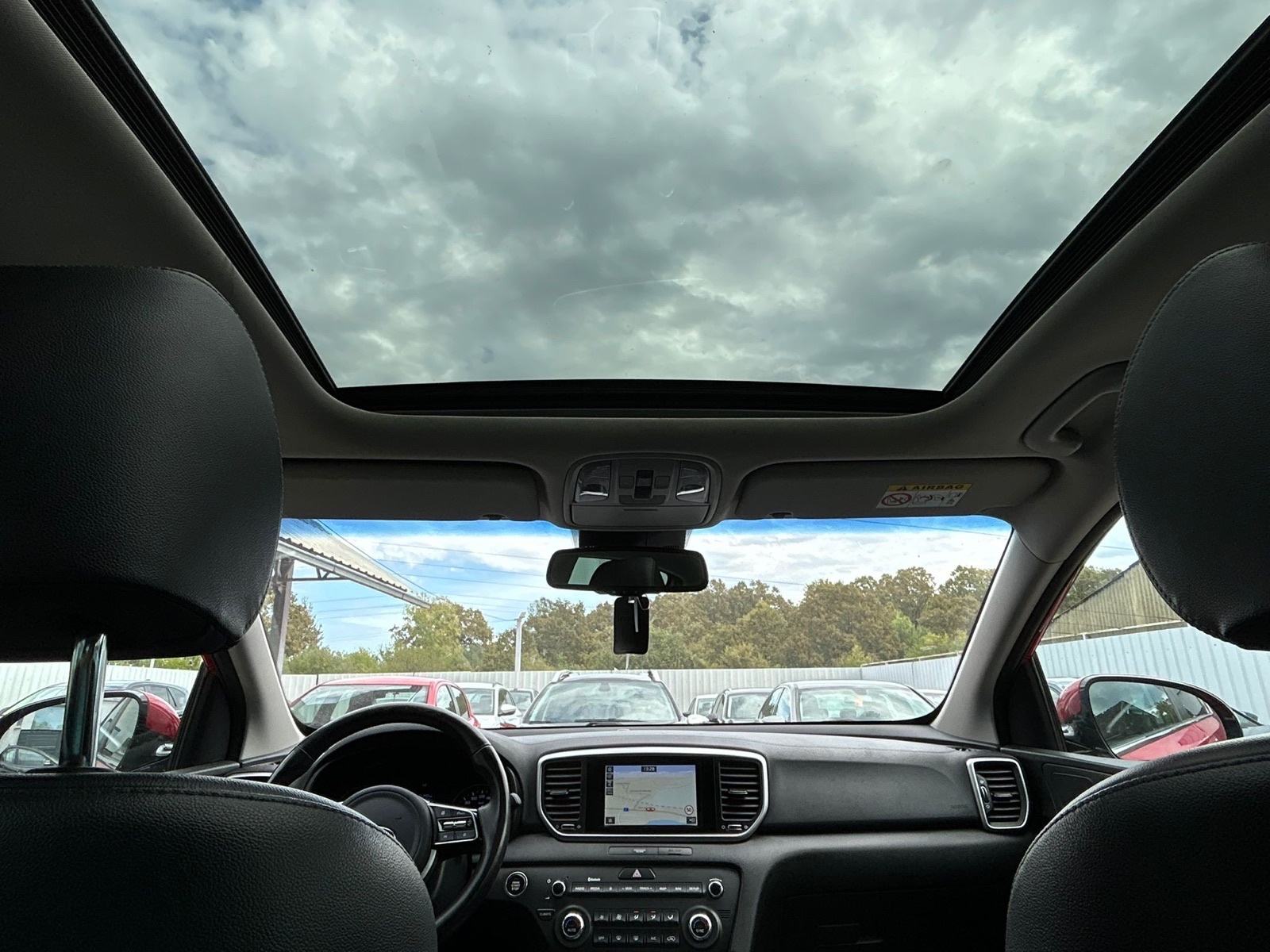 Kia Sportage 1,6 *garancija na km**panorama, led, kamera..**, fotografija 11