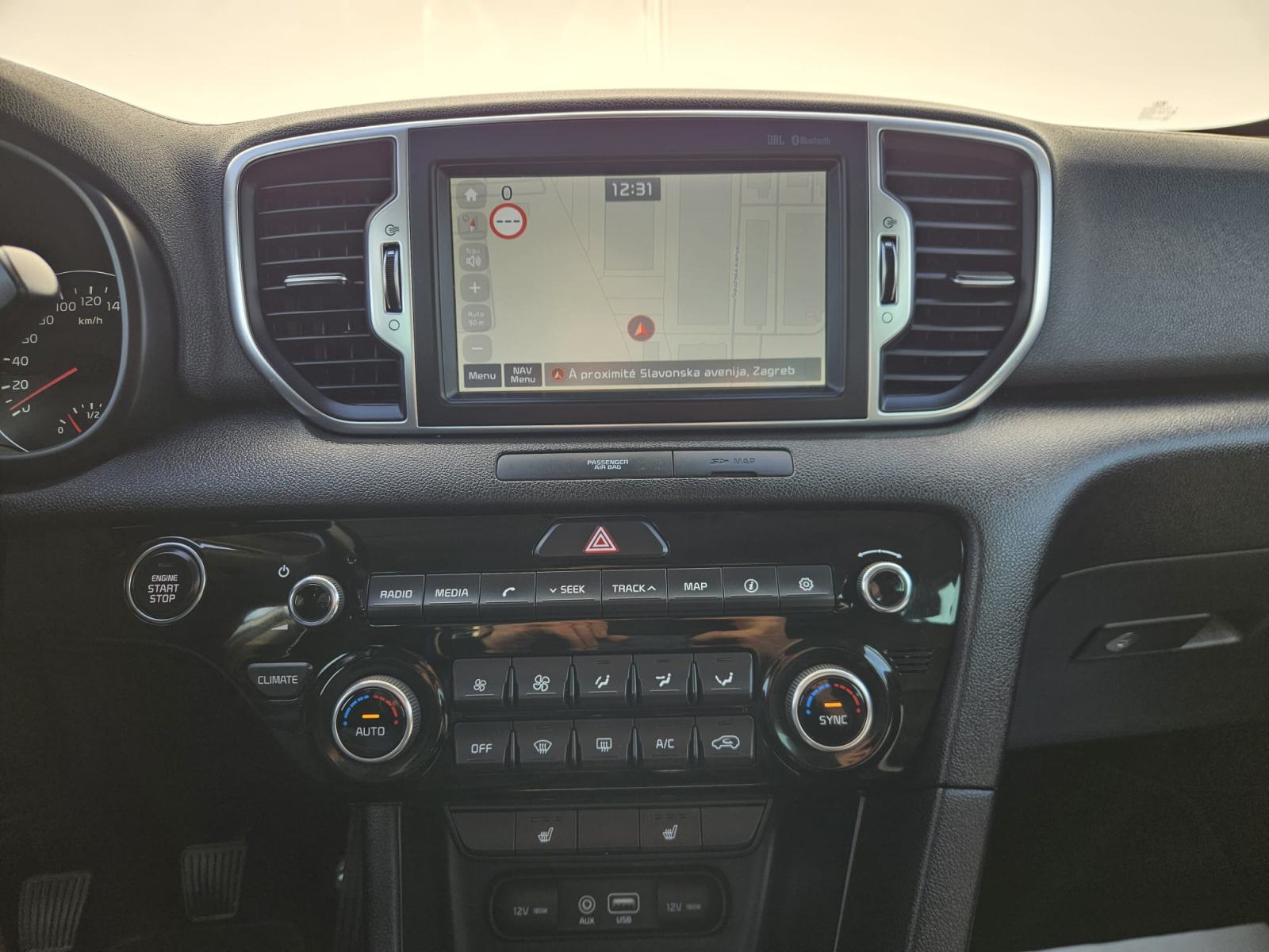 Kia Sportage 1,6 GDI Navi Keyless Servis napravljen, fotografija 19