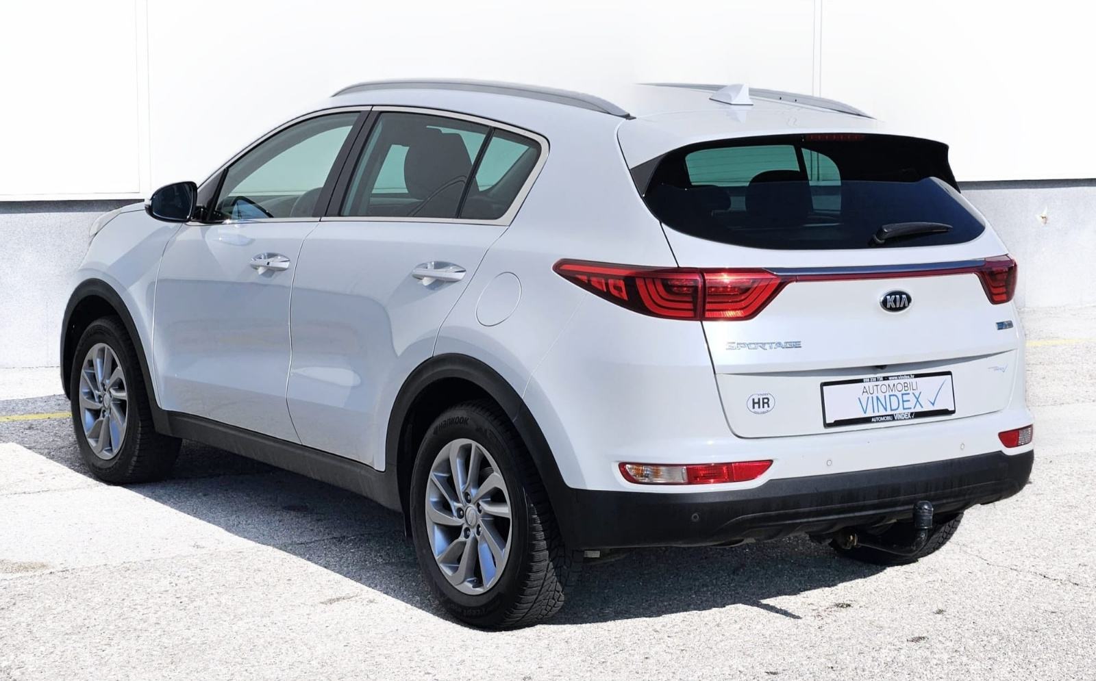 Kia Sportage 1,6 GDI Navi Keyless Servis napravljen, fotografija 4