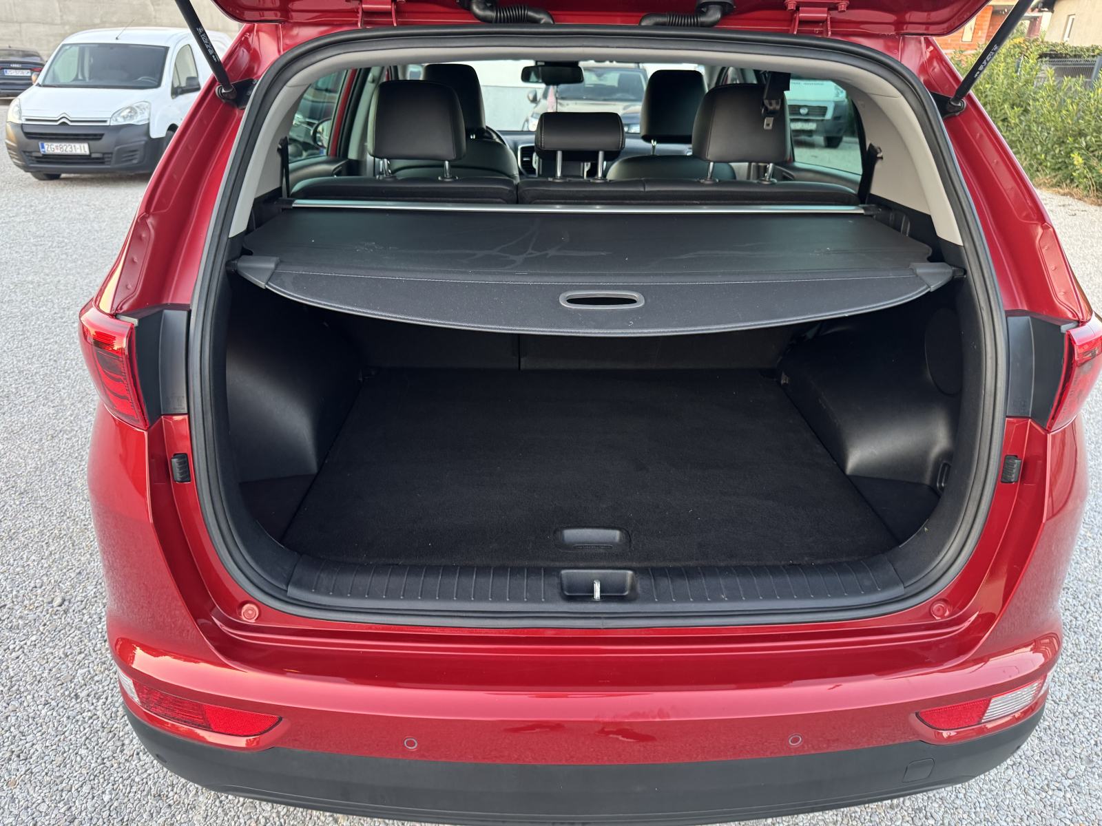 Kia Sportage 1,7 CRDi = 125 000 km = Reg: 08./27. KAMERA - NAVIGACIJA, fotografija 19