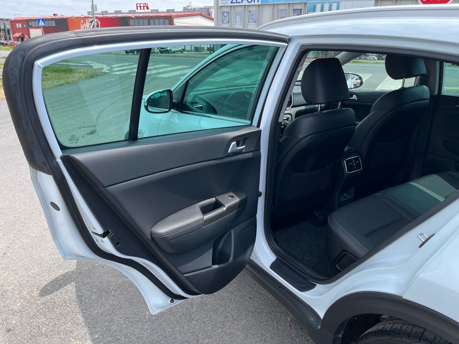 Kia Sportage 1,7 CRDi 2WD Eco-Dynamics Emotion, fotografija 12