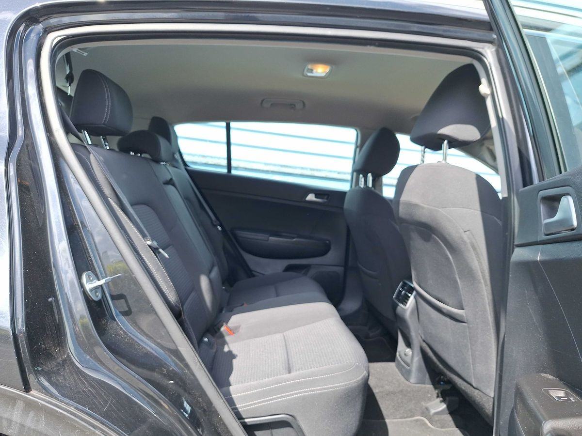 Kia Sportage 1,7 CRDi PARK.KAM, NAVI, LANE ASSIST, KUKA, JAMSTVO..., fotografija 6