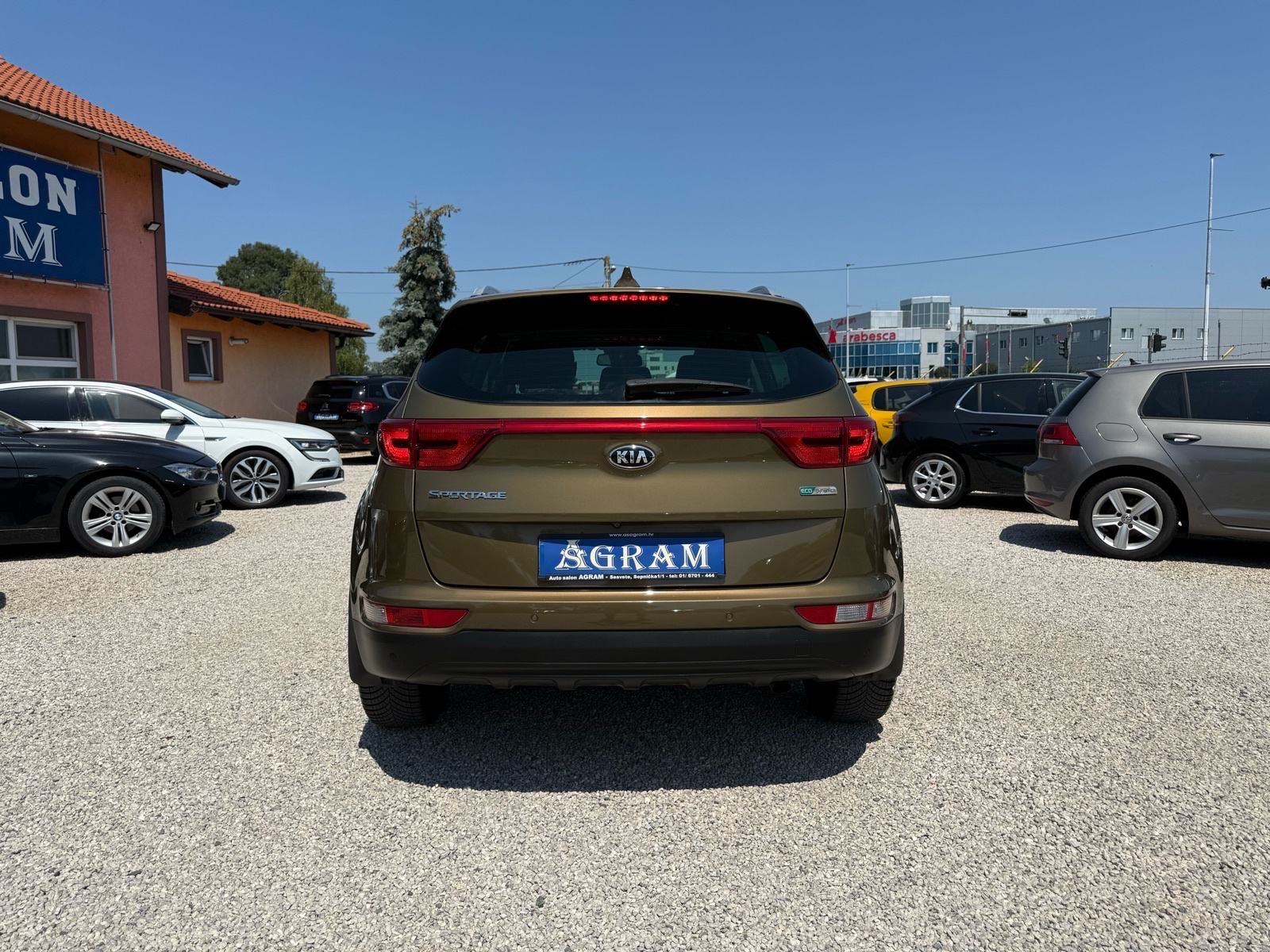 Kia Sportage 1,7 CRDi*PRVI VLASNIK*NAVI*R.KAMERA*START STOP*XENON*SERV, pogled izvana - slika 3