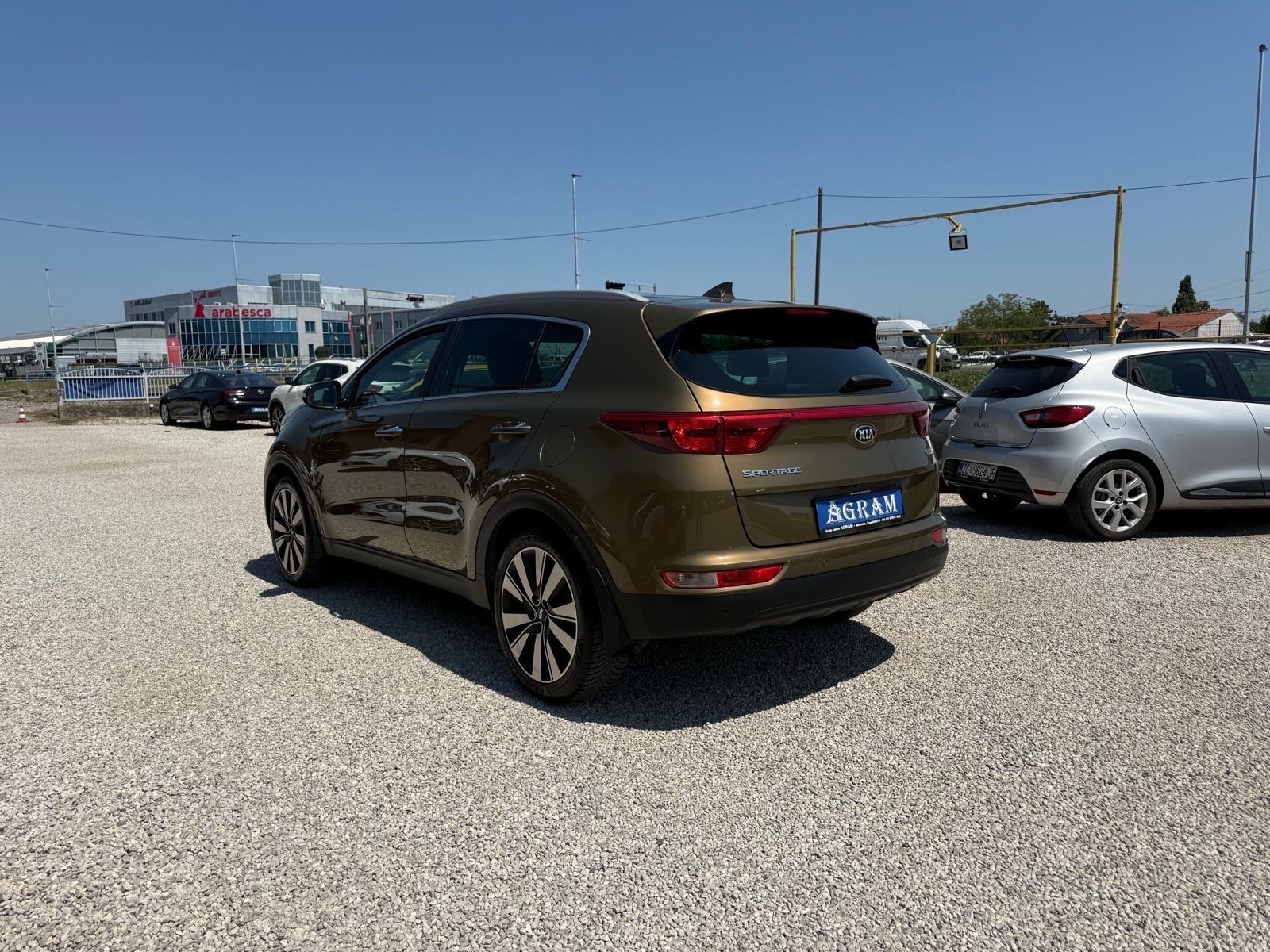 Kia Sportage 1,7 CRDi*PRVI VLASNIK*NAVI*R.KAMERA*START STOP*XENON*SERV, pogled izvana - slika 5