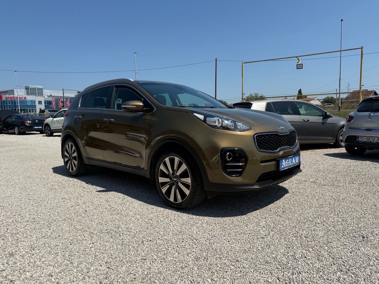 Kia Sportage 1,7 CRDi*PRVI VLASNIK*NAVI*R.KAMERA*START STOP*XENON*SERV, fotografija 6
