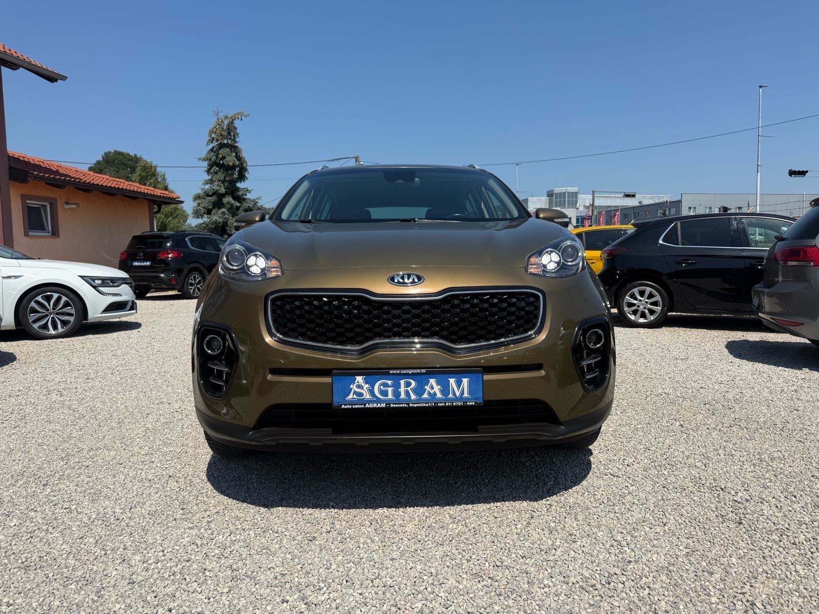 Kia Sportage 1,7 CRDi*PRVI VLASNIK*NAVI*R.KAMERA*START STOP*XENON*SERV, fotografija 7