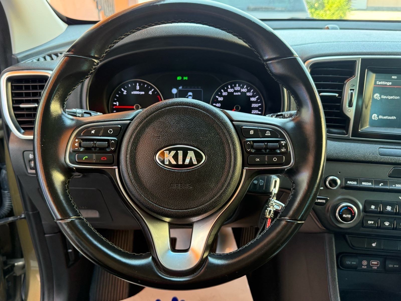 Kia Sportage 1,7 CRDi*PRVI VLASNIK*NAVI*R.KAMERA*START STOP*XENON*SERV, fotografija 13