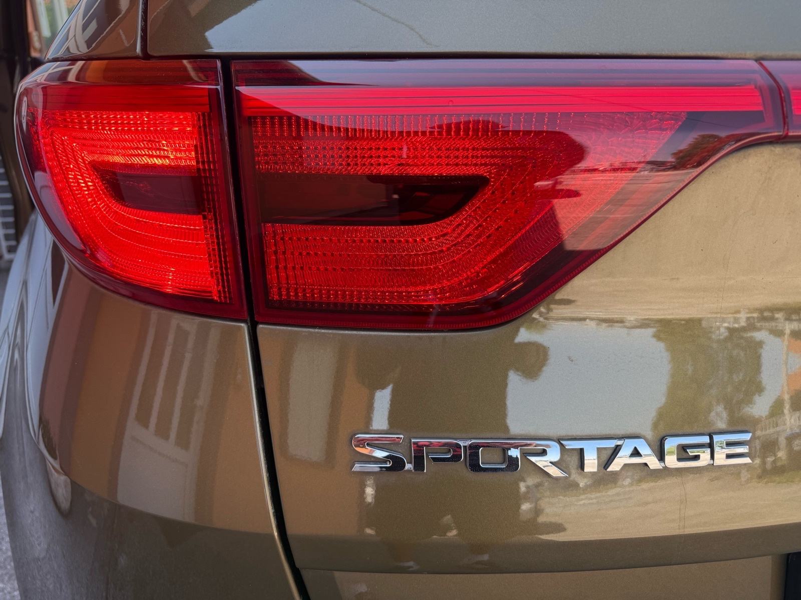 Kia Sportage 1,7 CRDi*PRVI VLASNIK*NAVI*R.KAMERA*START STOP*XENON*SERV, fotografija 10