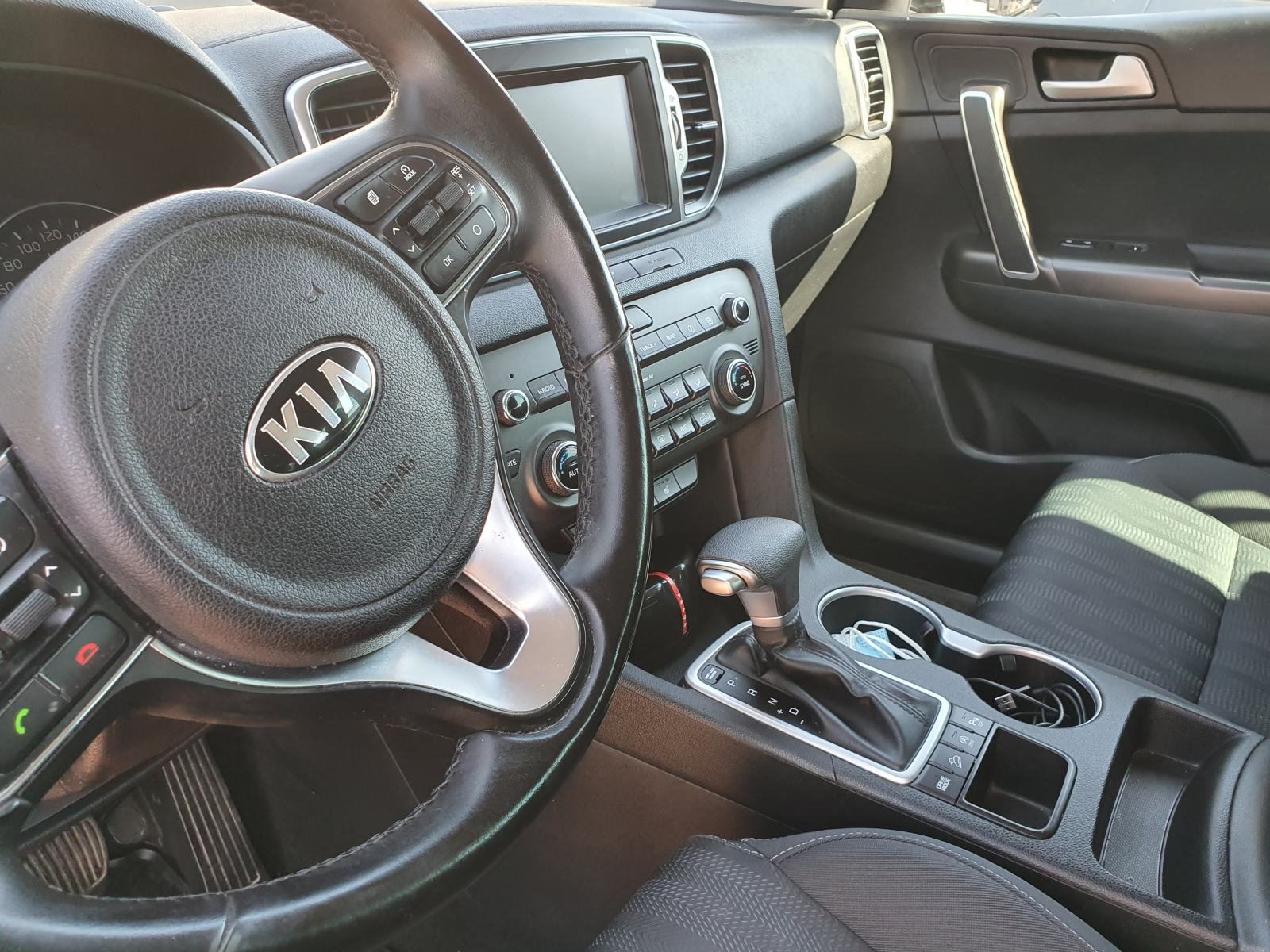 POVOLJNO Kia Sportage 1,7 CRDi aut., fotografija 9