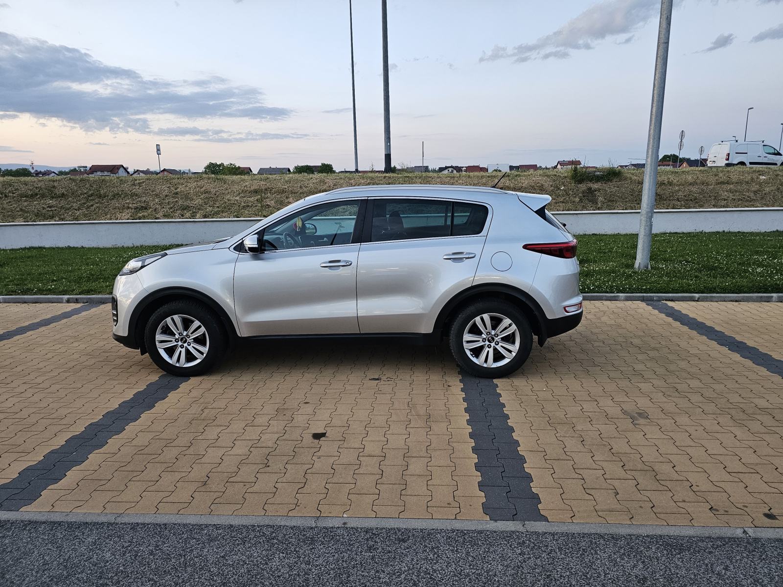 Kia Sportage 1,7 CRDi..2017 Godina, fotografija 5