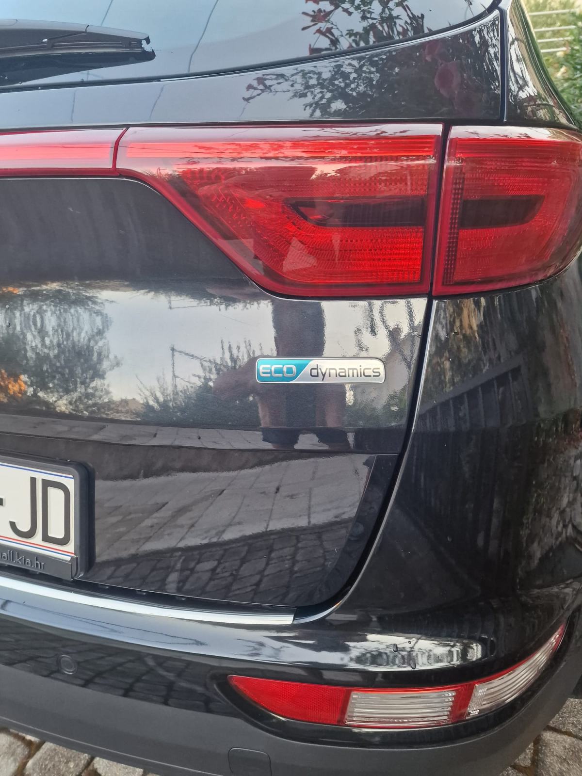 Kia Sportage 1,7 CRDi automatik, vrlo uščuvan, kompl.servisna povijest, fotografija 3