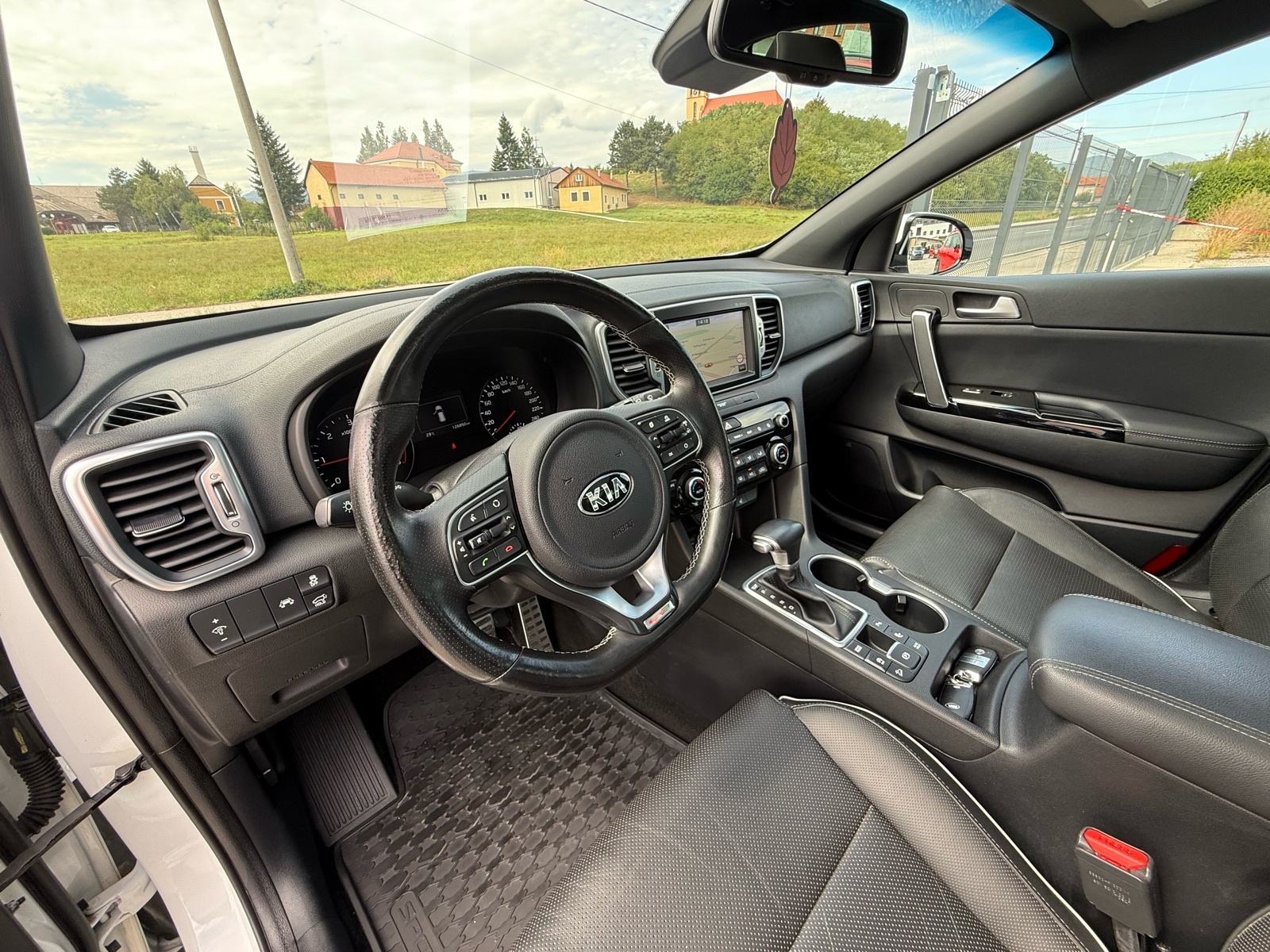 Kia Sportage 1,7 CRDi GT AUTOMATIC JAMSTVO PANORAMA SAMO 120 000 TKM, fotografija 13