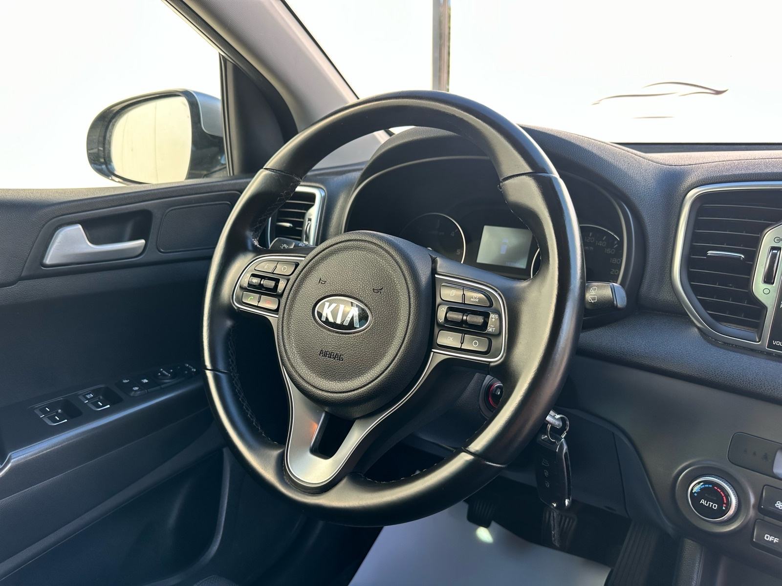 Kia Sportage 1,7 CRDi Style *kuka, fotografija 10