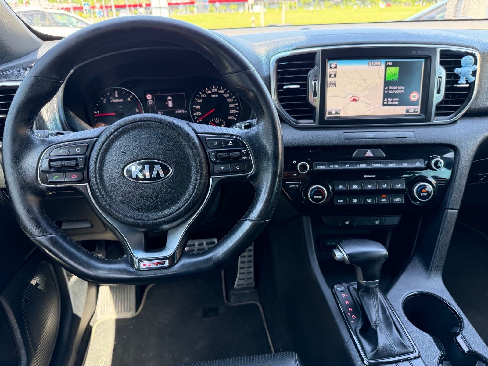 Kia Sportage 2,0 CRDi GT LINE-AUTOMATIK-AWD 4x4-PANO-KAMERA-REG 5/2027, fotografija 9