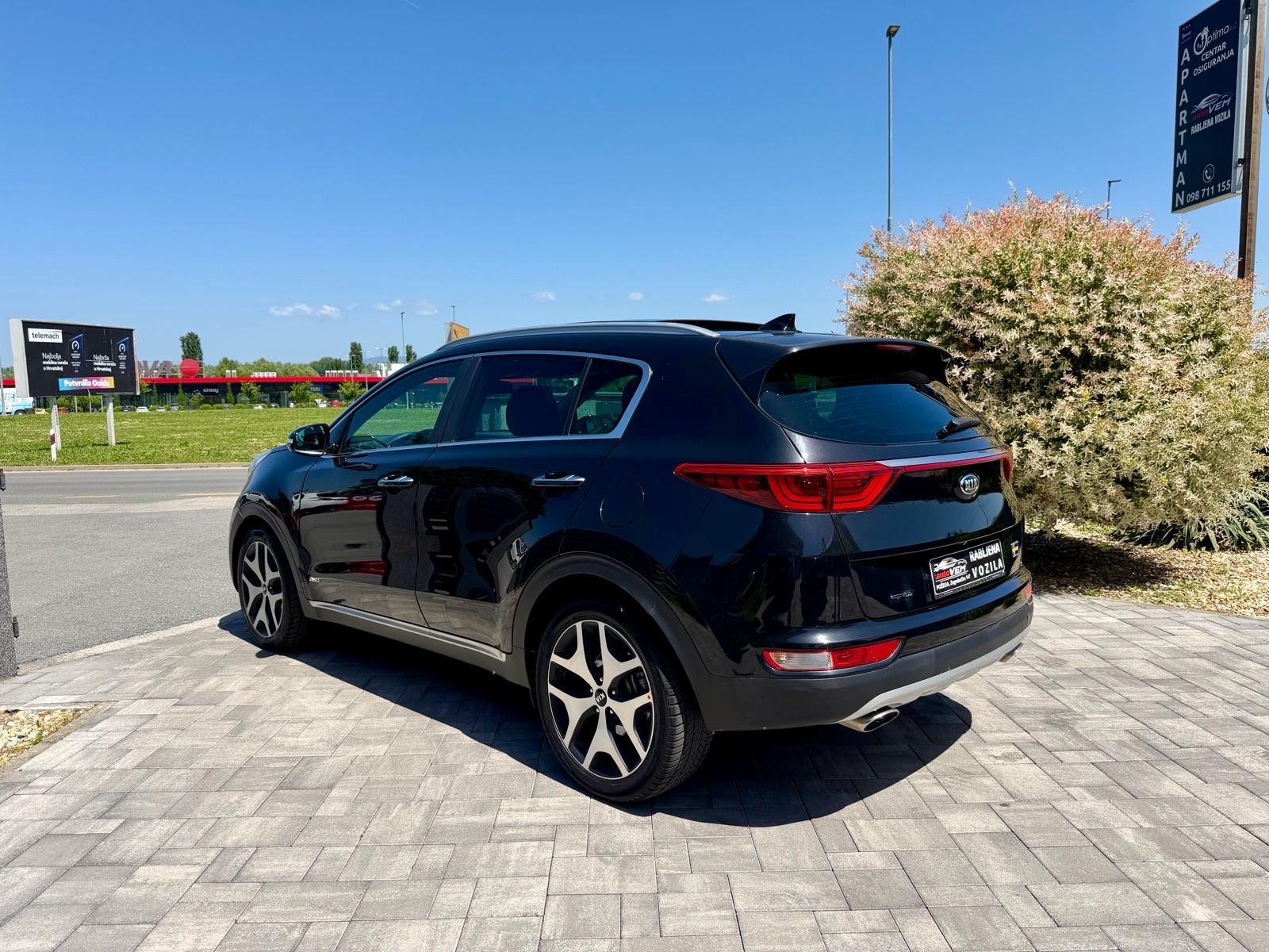 Kia Sportage 2,0 CRDi GT LINE-AUTOMATIK-AWD 4x4-PANO-KAMERA-REG 5/2027, fotografija 2