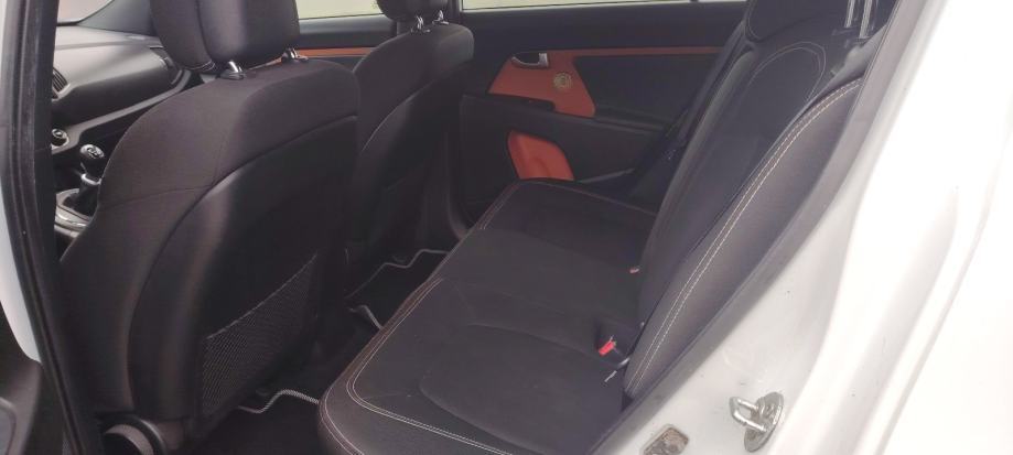 Kia Sportage 2WD 1,6, fotografija 7
