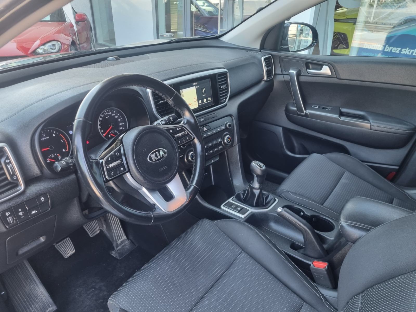 Kia Sportage 2WD 1.6 TD - SLOVENSKI + 1. LASTNIK + ZGODOVINA, fotografija 8