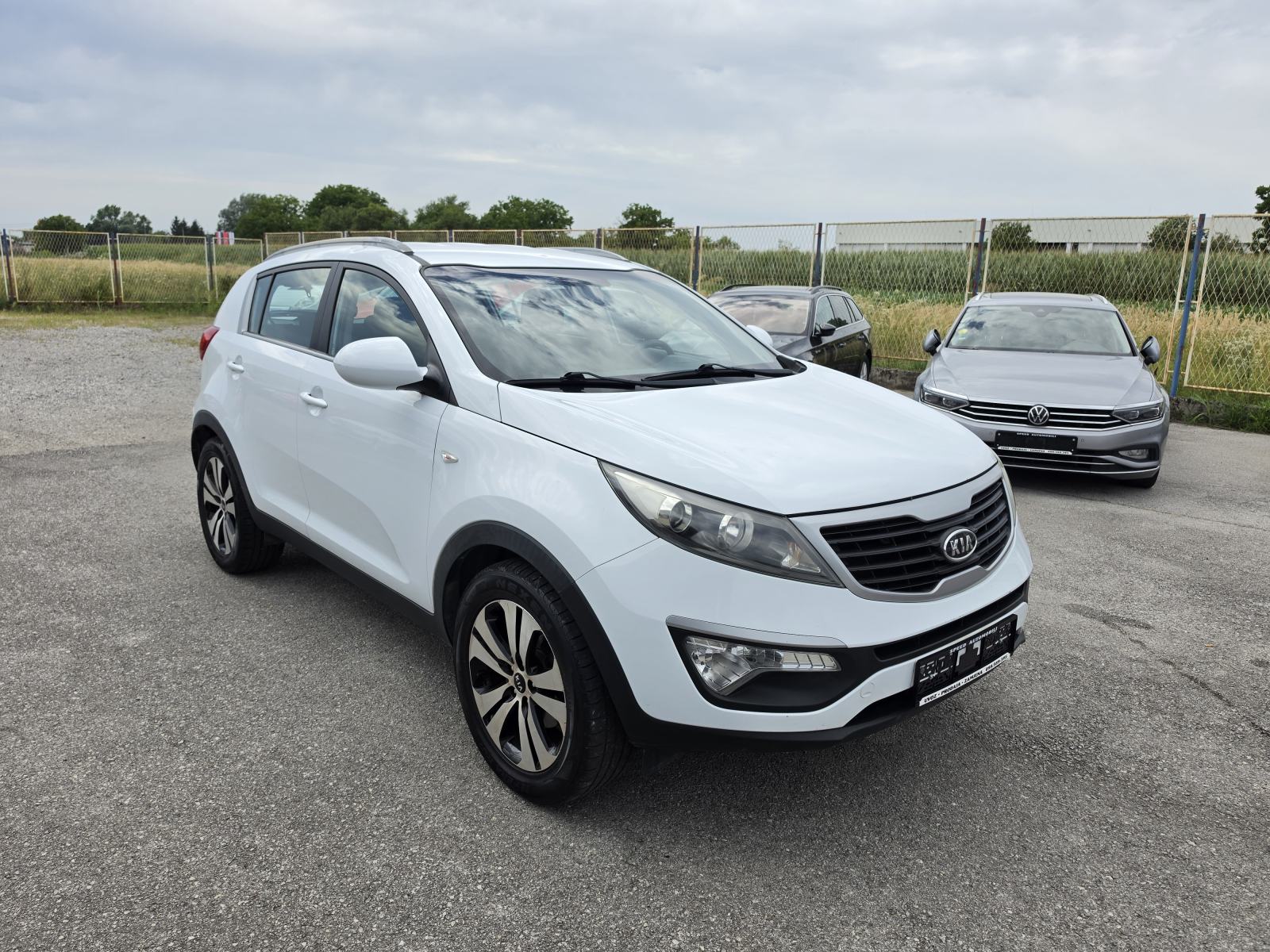 Kia Sportage 2WD 1,7 CRDi*SERVISNA *KARTICE 36 RATA *, fotografija 4