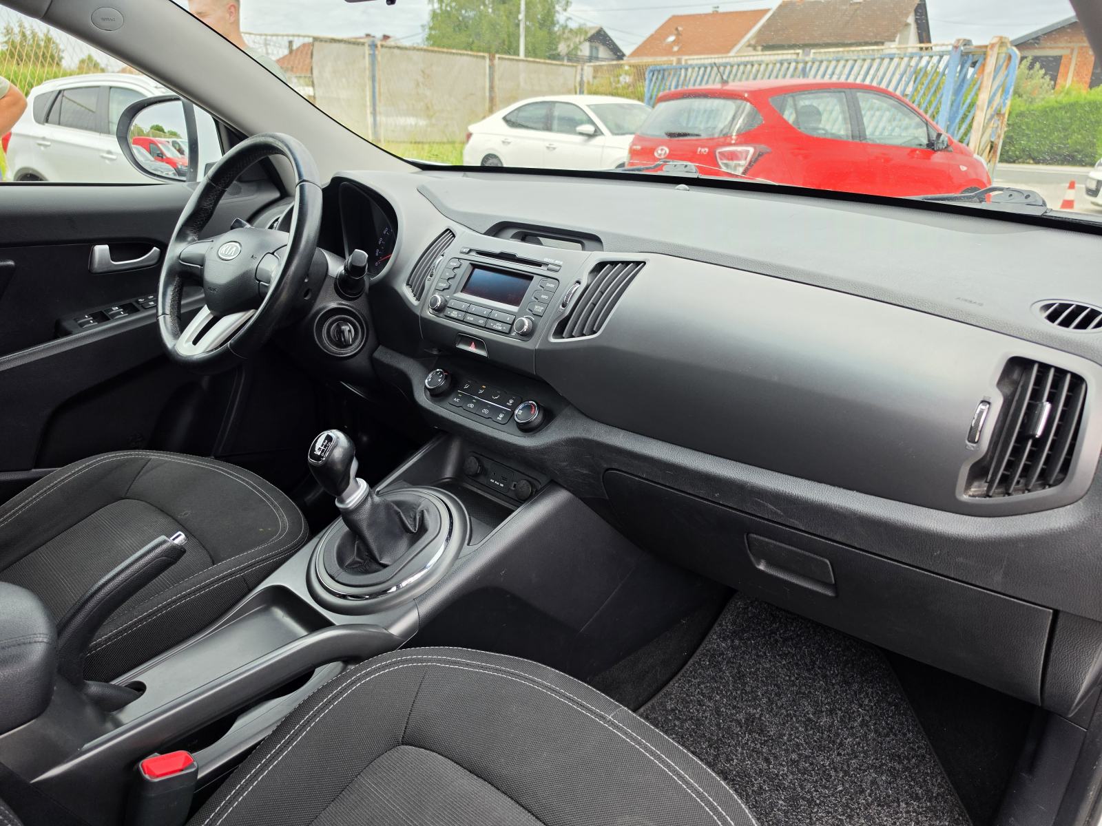 Kia Sportage 2WD 1,7 CRDi*SERVISNA *KARTICE 36 RATA *, fotografija 12