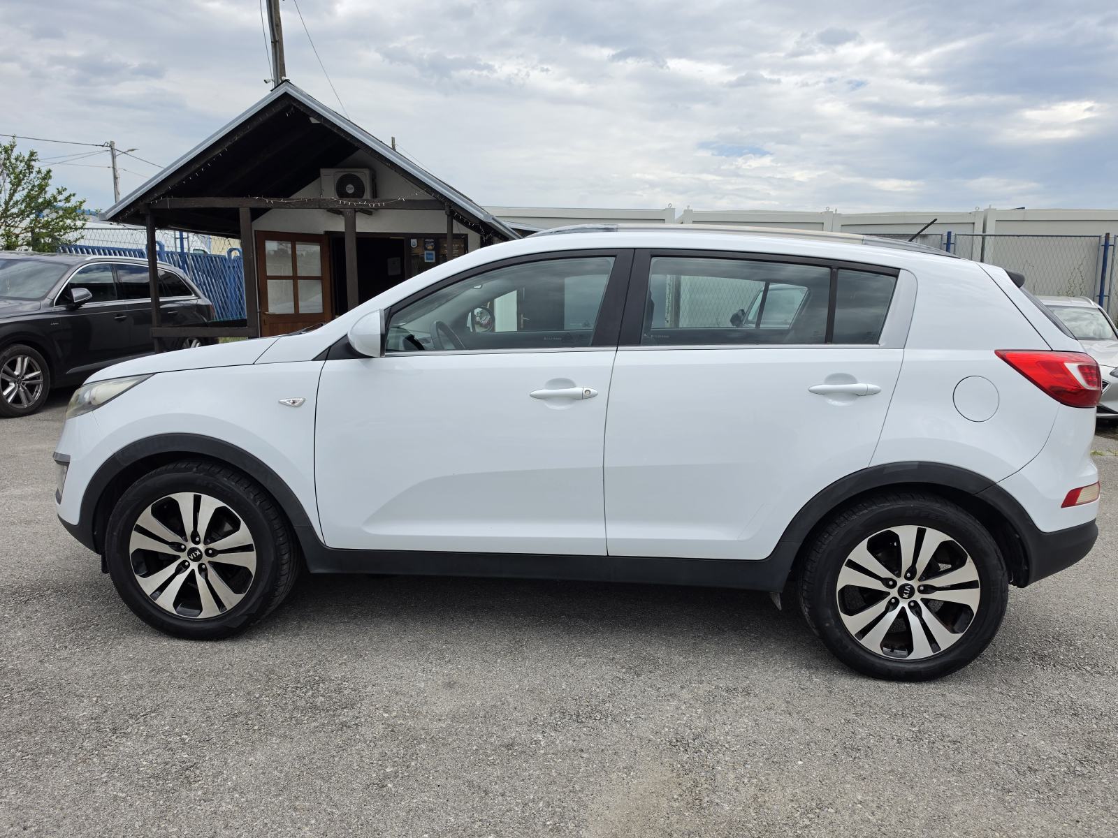 Kia Sportage 2WD 1,7 CRDi*SERVISNA *KARTICE 36 RATA *, fotografija 9