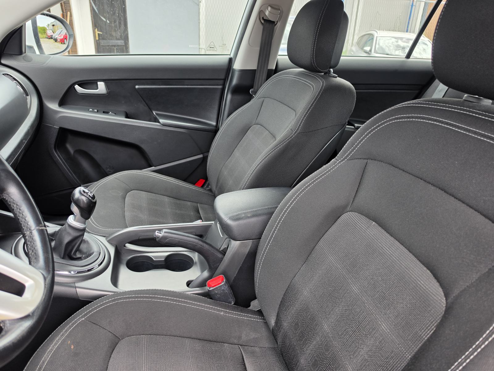 Kia Sportage 2WD 1,7 CRDi*SERVISNA *KARTICE 36 RATA *, fotografija 11