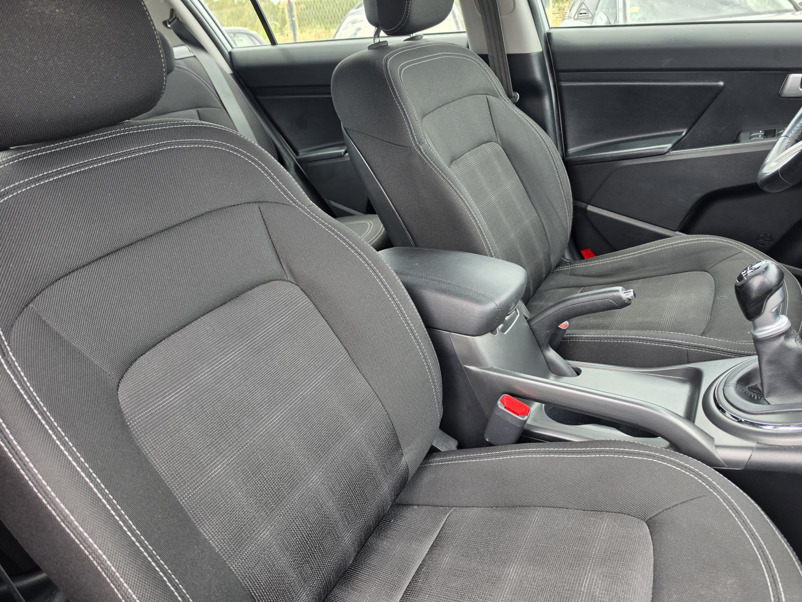 Kia Sportage 2WD 1,7 CRDi*SERVISNA *KARTICE 36 RATA *, fotografija 13