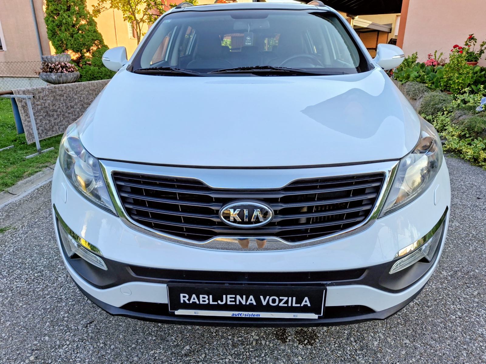 Kia Sportage 2WD 1,7 CRDi **KLIMA** KOŽA **KREDIT-KARTICE** ODLIČAN, pogled izvana - slika 2