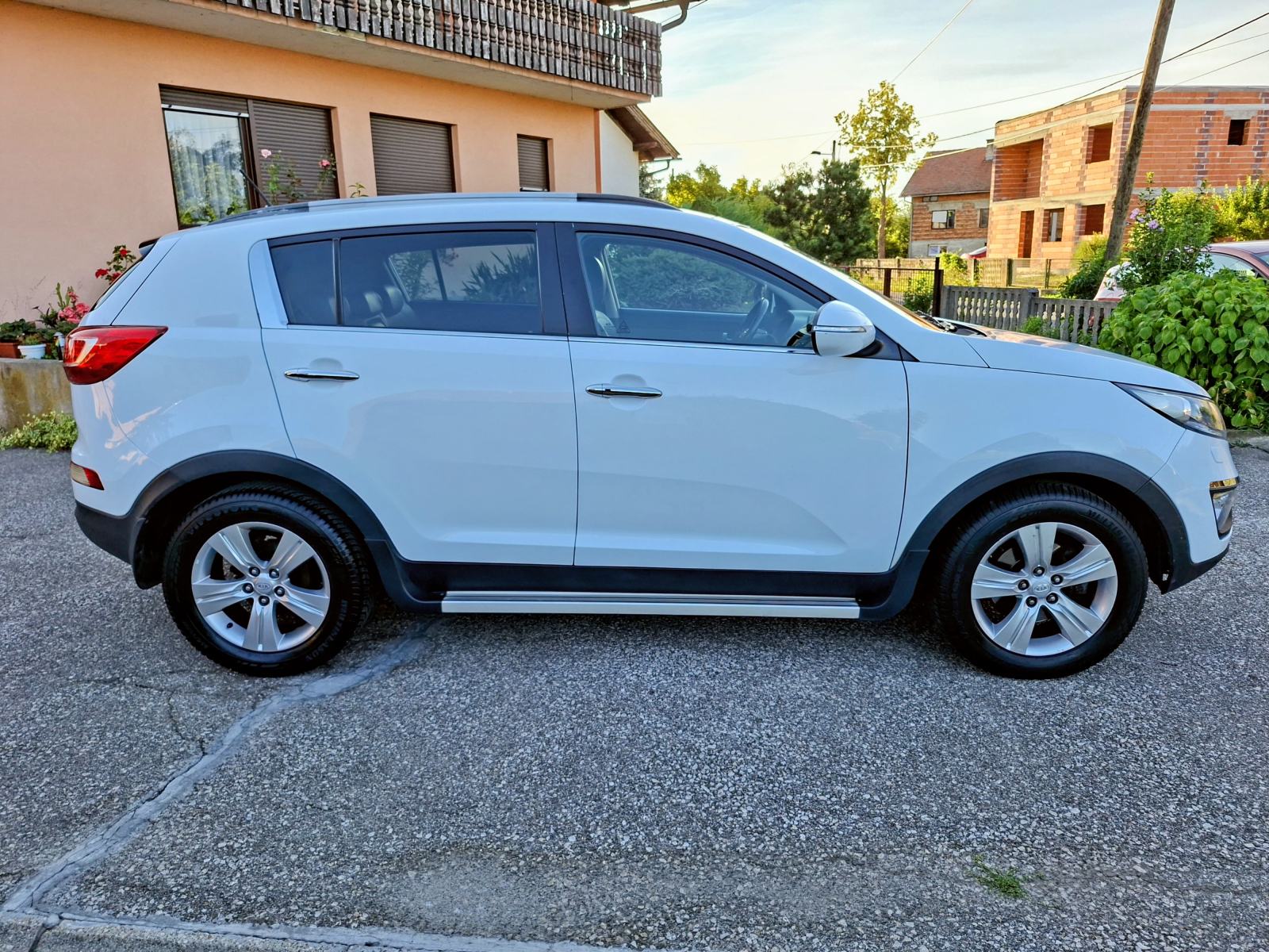 Kia Sportage 2WD 1,7 CRDi **KLIMA** KOŽA **KREDIT-KARTICE** ODLIČAN, pogled izvana - slika 4