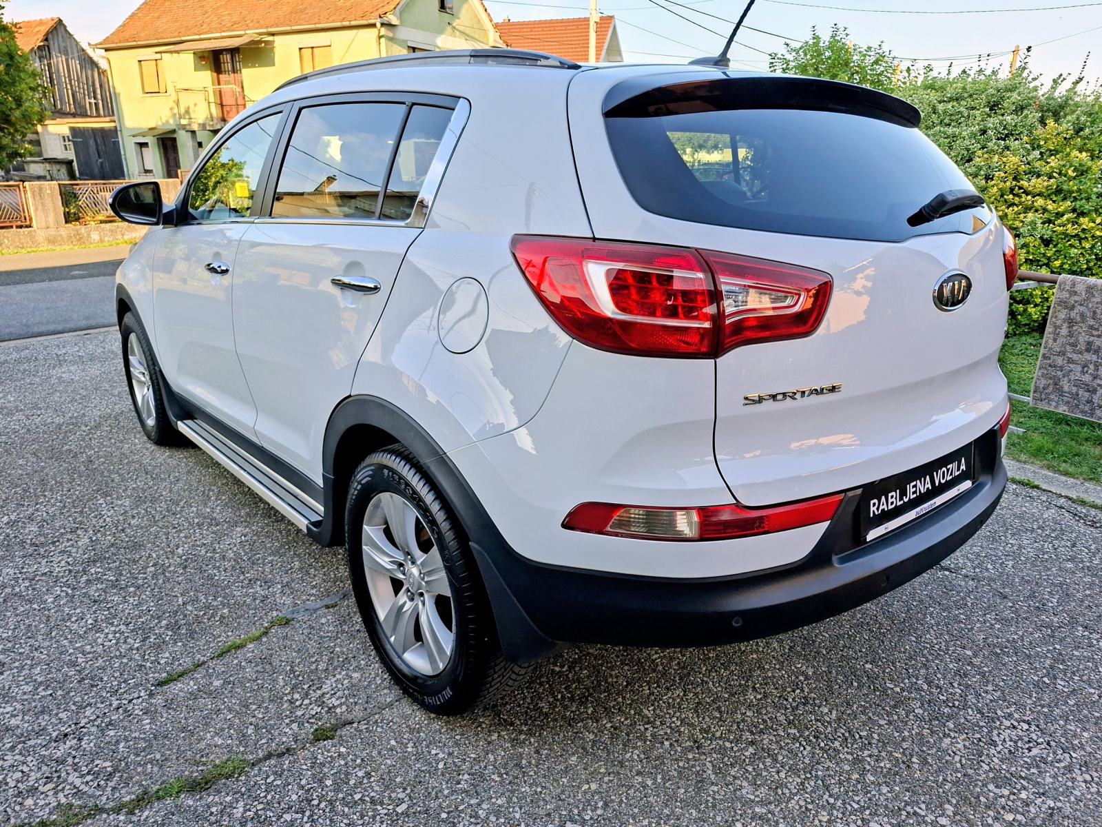 Kia Sportage 2WD 1,7 CRDi **KLIMA** KOŽA **KREDIT-KARTICE** ODLIČAN, fotografija 7