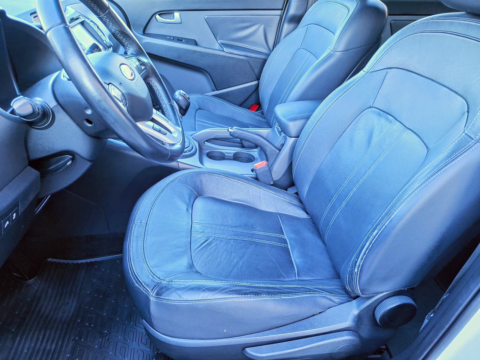 Kia Sportage 2WD 1,7 CRDi **KLIMA** KOŽA **KREDIT-KARTICE** ODLIČAN, fotografija 12
