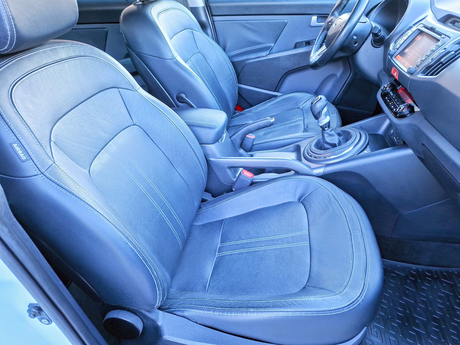 Kia Sportage 2WD 1,7 CRDi **KLIMA** KOŽA **KREDIT-KARTICE** ODLIČAN, fotografija 15