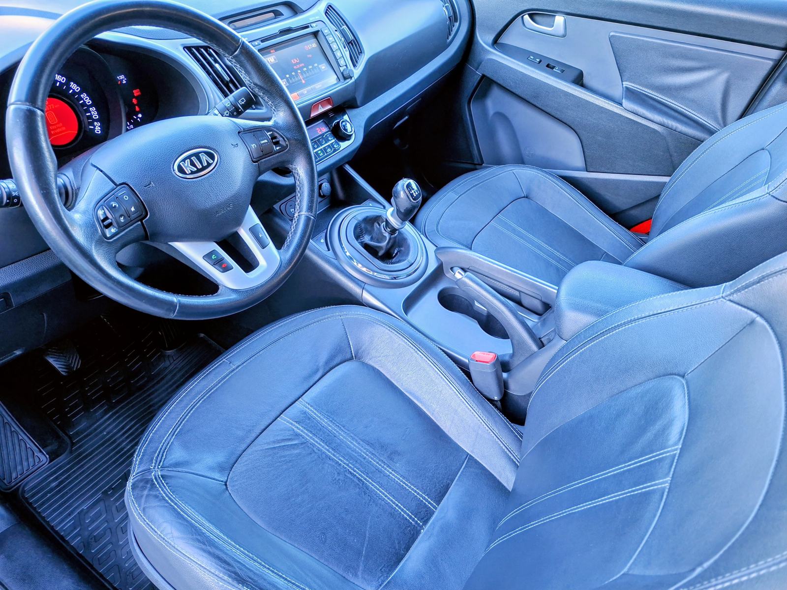 Kia Sportage 2WD 1,7 CRDi **KLIMA** KOŽA **KREDIT-KARTICE** ODLIČAN, fotografija 13