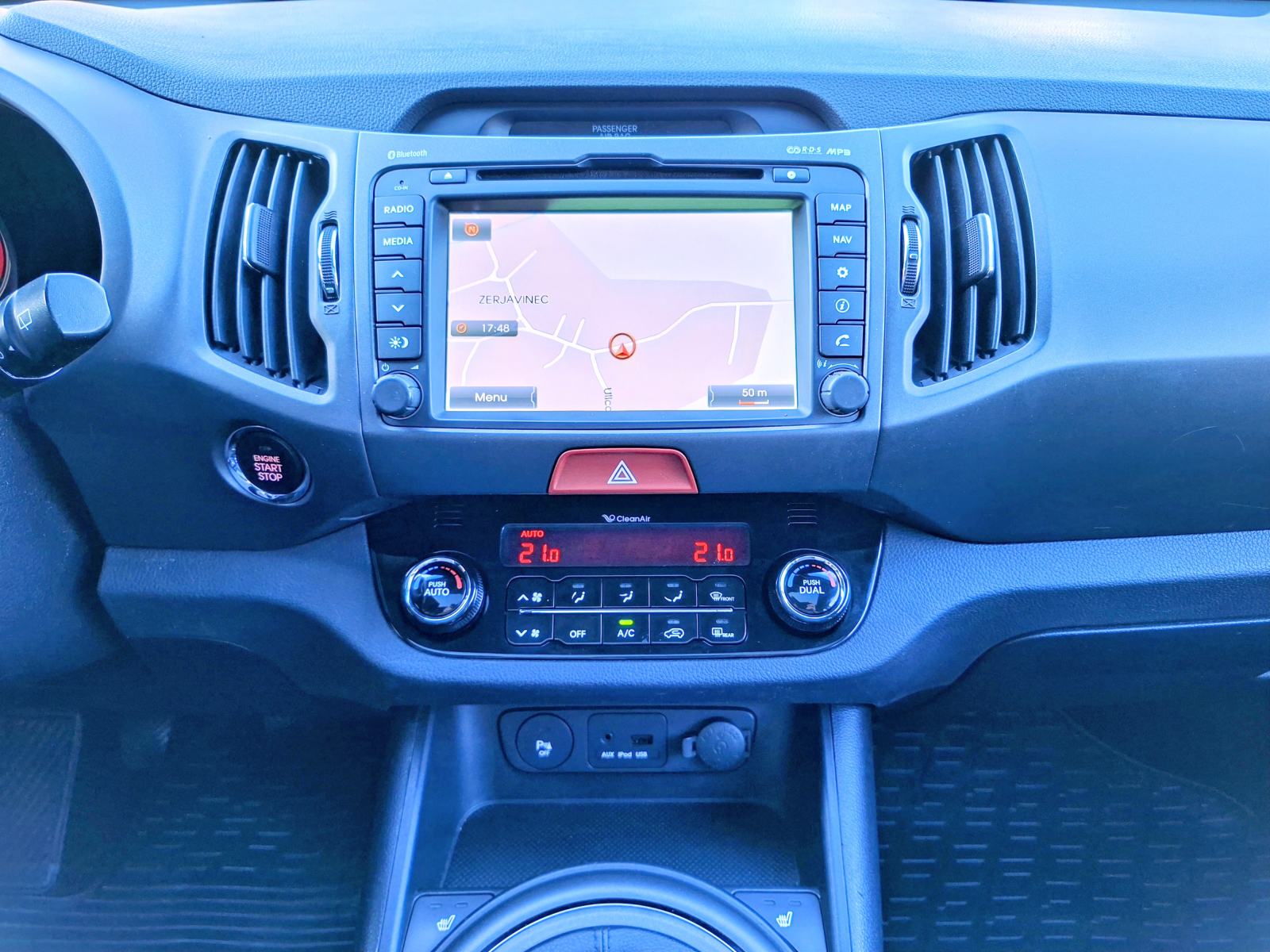 Kia Sportage 2WD 1,7 CRDi **KLIMA** KOŽA **KREDIT-KARTICE** ODLIČAN, fotografija 18