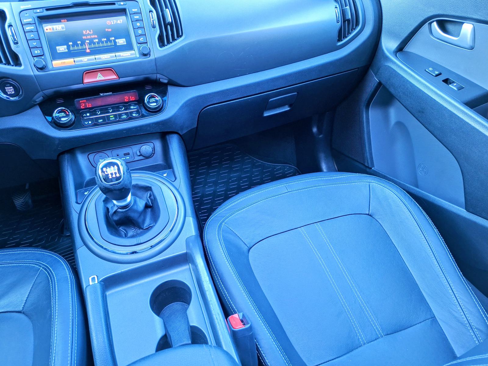 Kia Sportage 2WD 1,7 CRDi **KLIMA** KOŽA **KREDIT-KARTICE** ODLIČAN, fotografija 20
