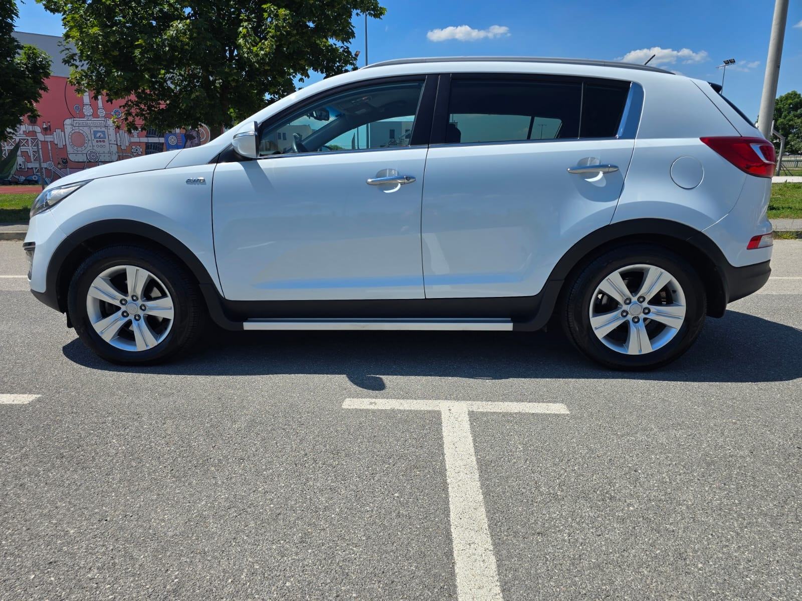 Kia Sportage AWD 2,0 CRDi 4x4 Top stanje. Reg 04/27, fotografija 12