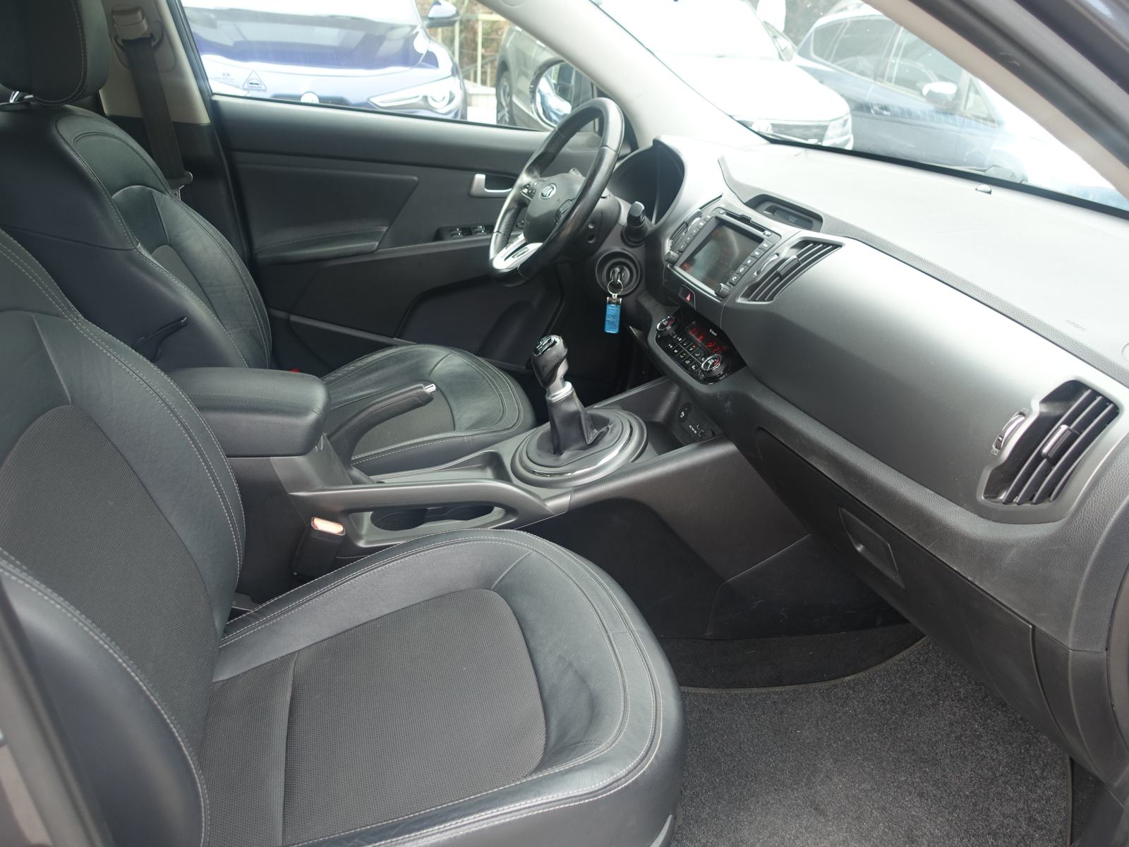 Kia Sportage AWD 2,0 CRDi 180 / JAMSTVO + REGISTRACIJA, fotografija 10