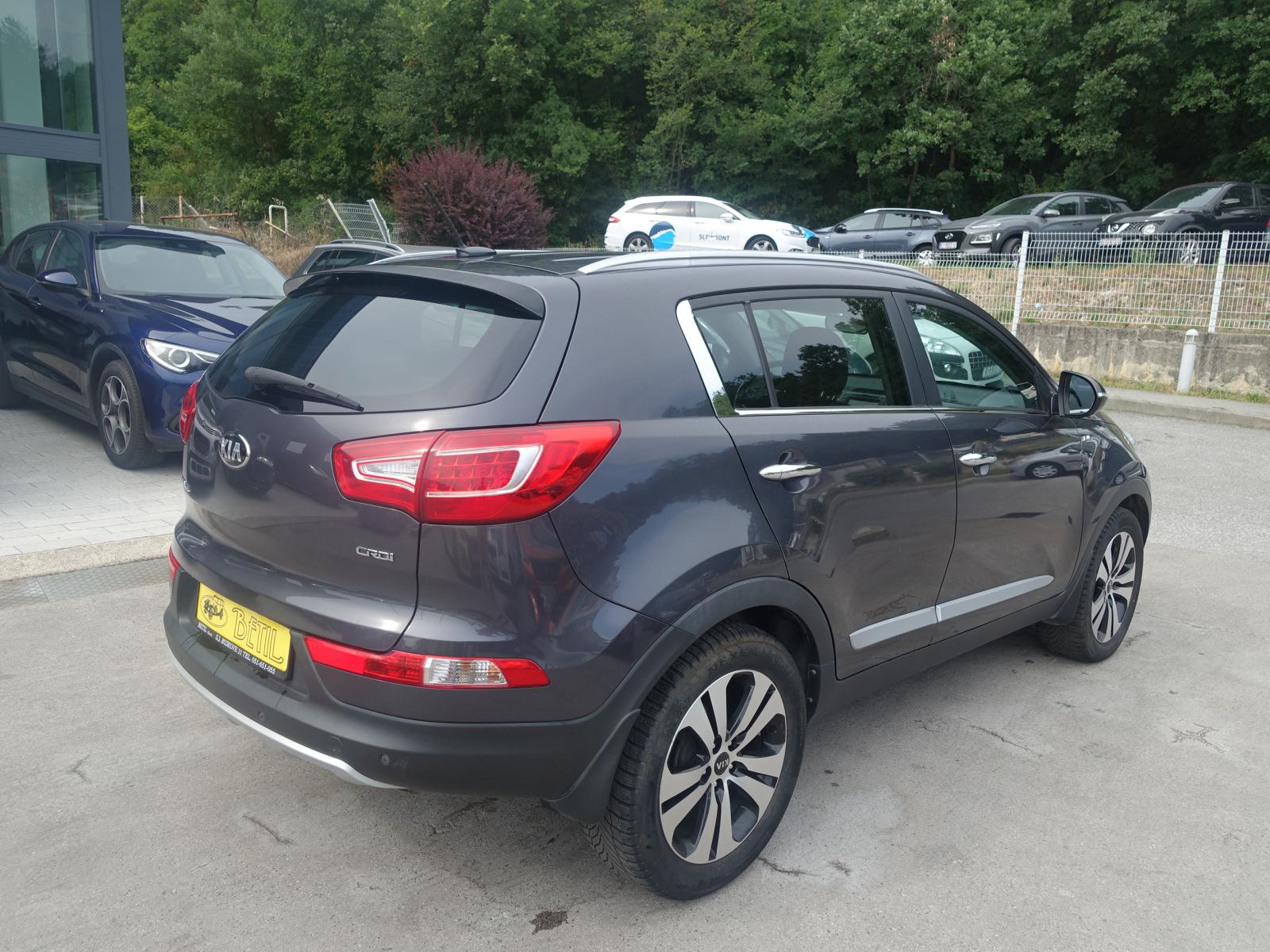 Kia Sportage AWD 2,0 CRDi 180 / JAMSTVO + REGISTRACIJA, fotografija 3