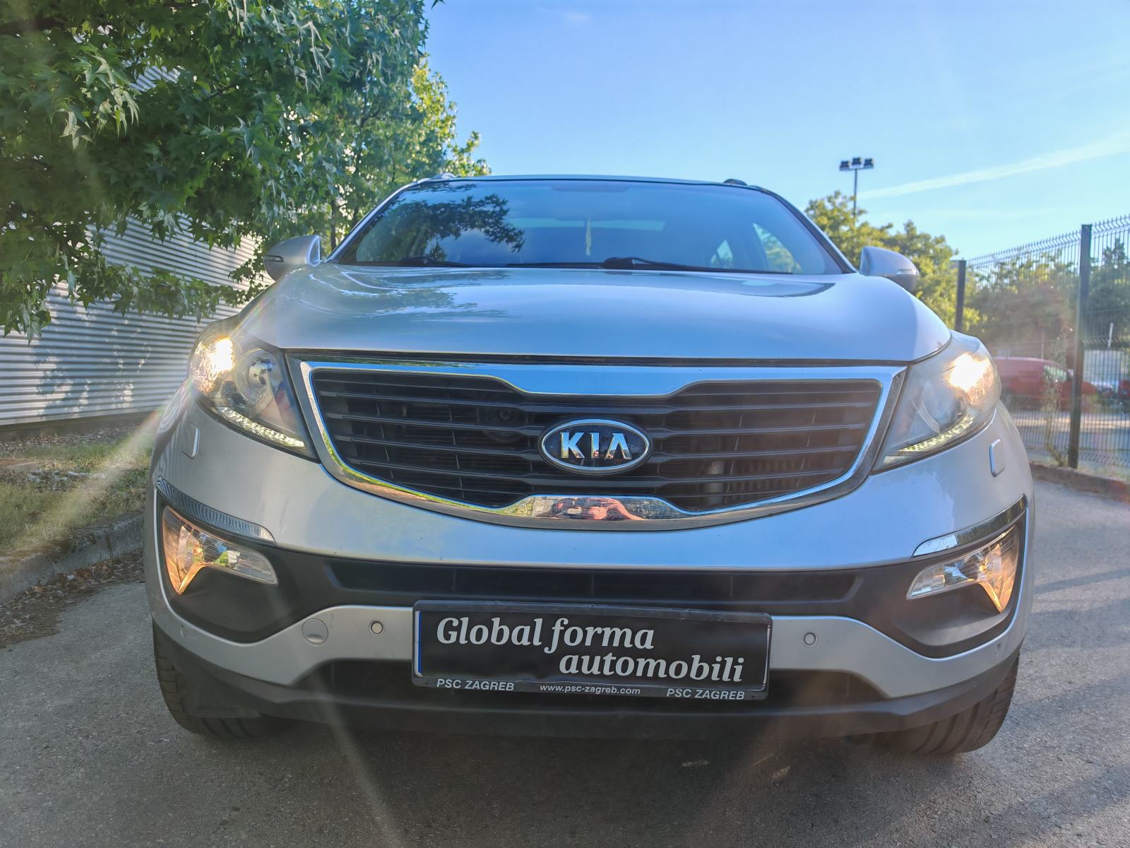 Kia Sportage AWD 2,0 CRDi Limited Automatic - NIJE IZ UVOZA, fotografija 3