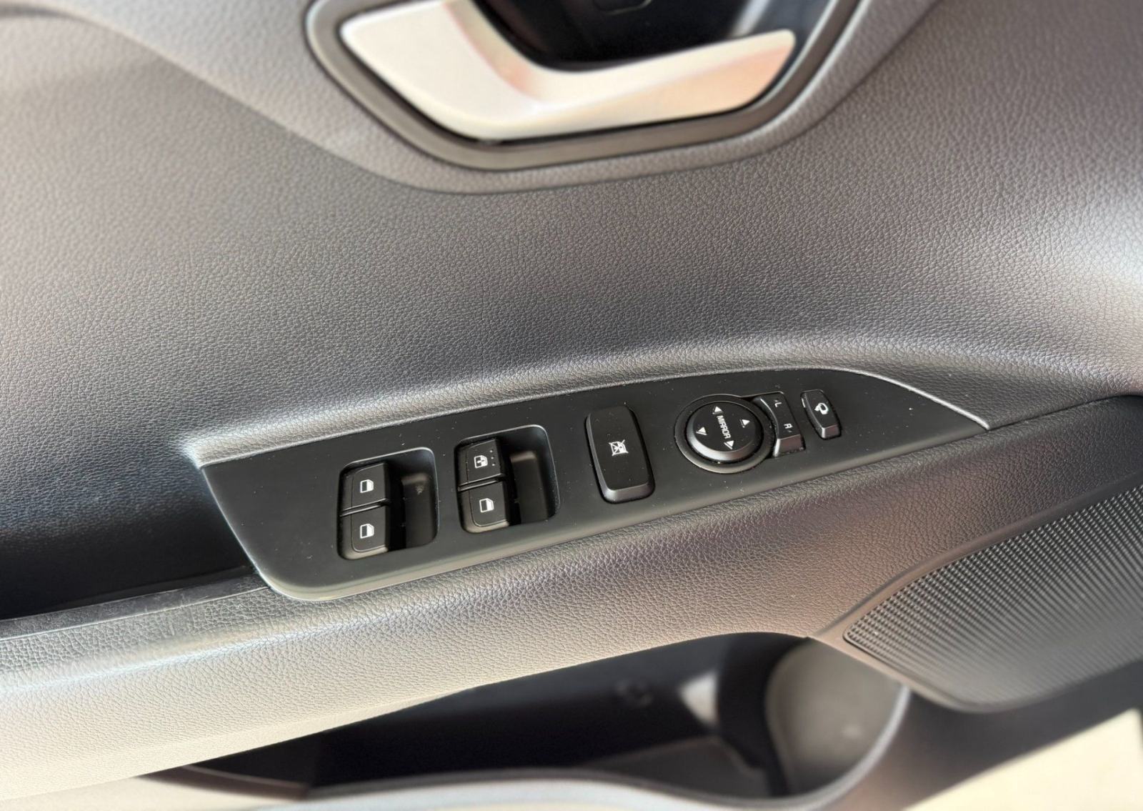 Kia Stonic 1,0 1.vlasnik, servisna knjiga+ računi, fotografija 11