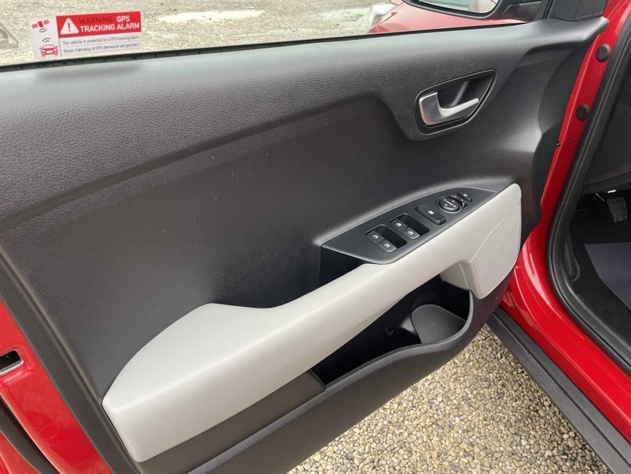 KIA STONIC 1.0 T-GDi FULL OPREMA - LIMITED EDITION, fotografija 17