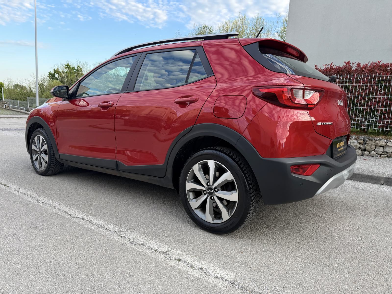 Kia Stonic 1.0 T-GDi,100ks, 2022g, JAMSTVO 12mj, HR AUTO,NAVIGACIJA., fotografija 1