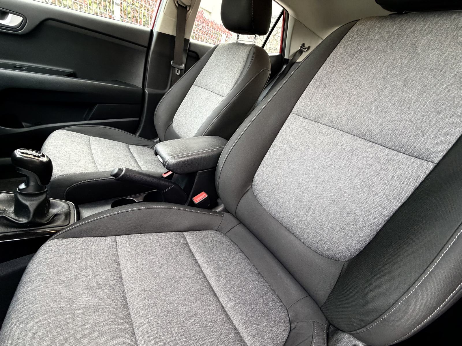 Kia Stonic 1.0 T-GDi,100ks, 2022g, JAMSTVO 12mj, HR AUTO,NAVIGACIJA., fotografija 15